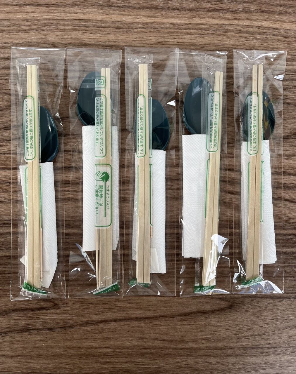 50 Combo đũa muỗng khăn tăm dùng 1 lần