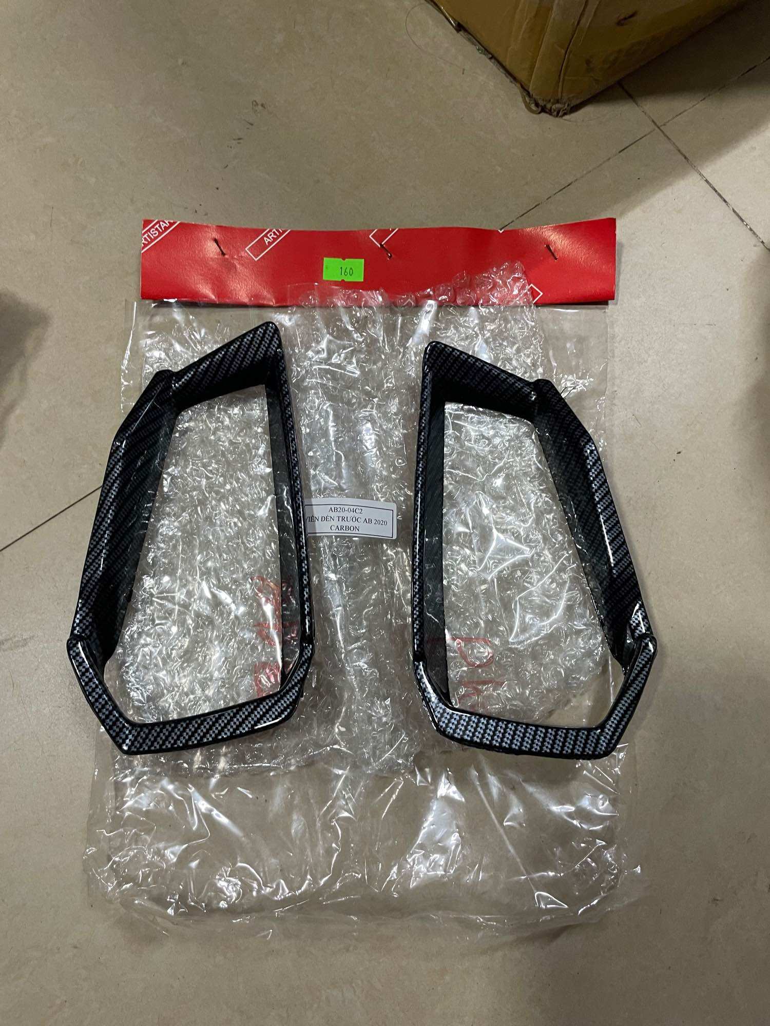 Ốp viền đèn trước xe AB Air blade ( đời 2020-2021) nhựa abs các bon cao cấp đen bóng