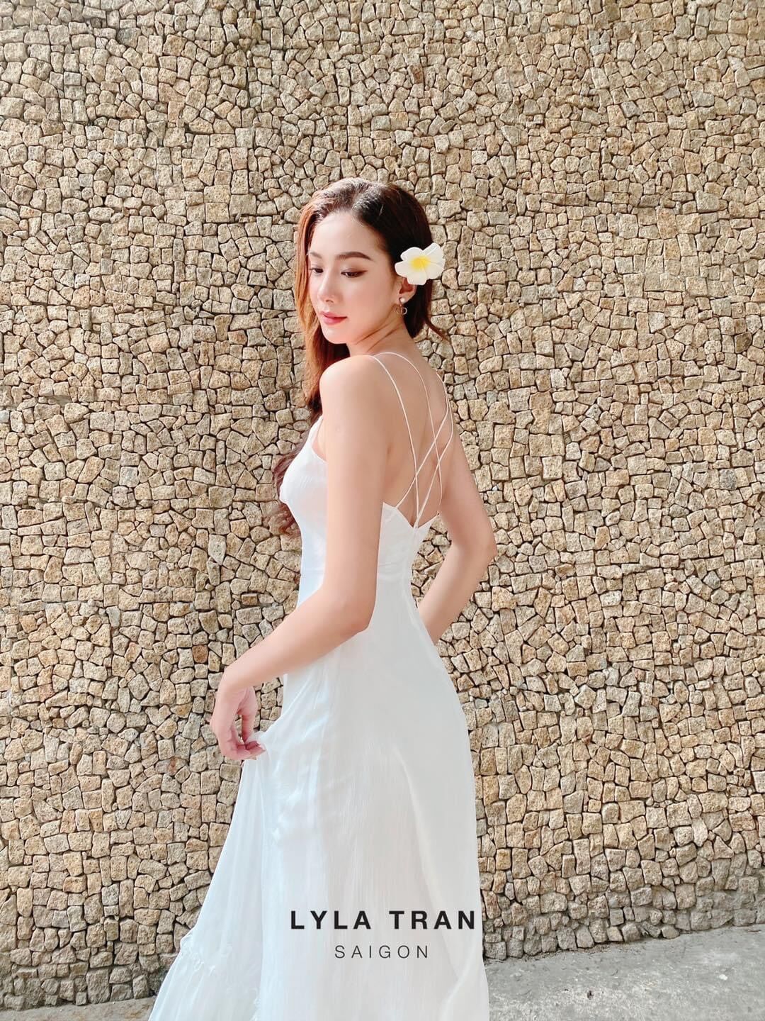 Đầm maxi đi biển vàng/trắng đan dây lưng ôm eo (CELINNE)
