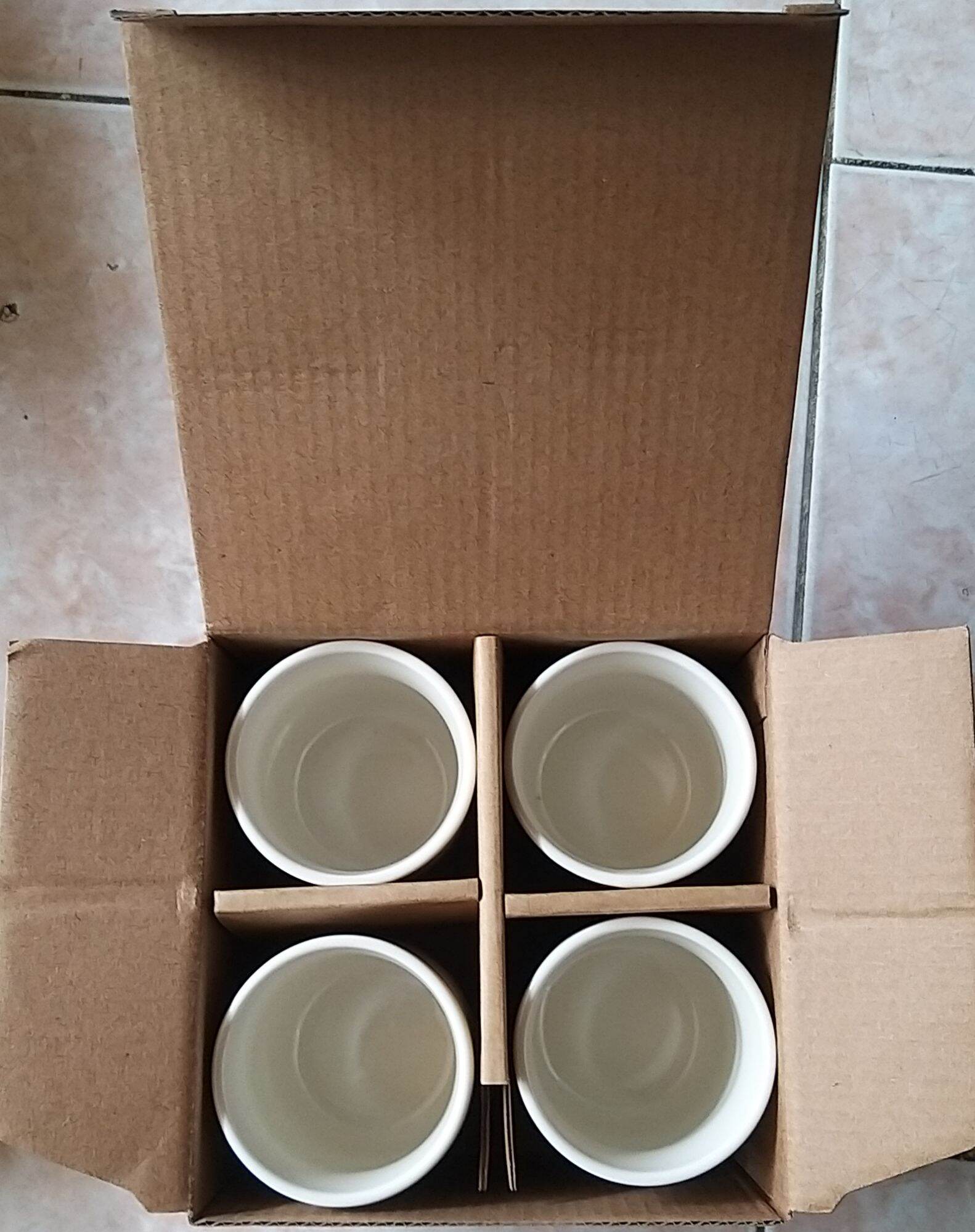 bộ 4 ly sứ ( hàng tặng của nescafe)