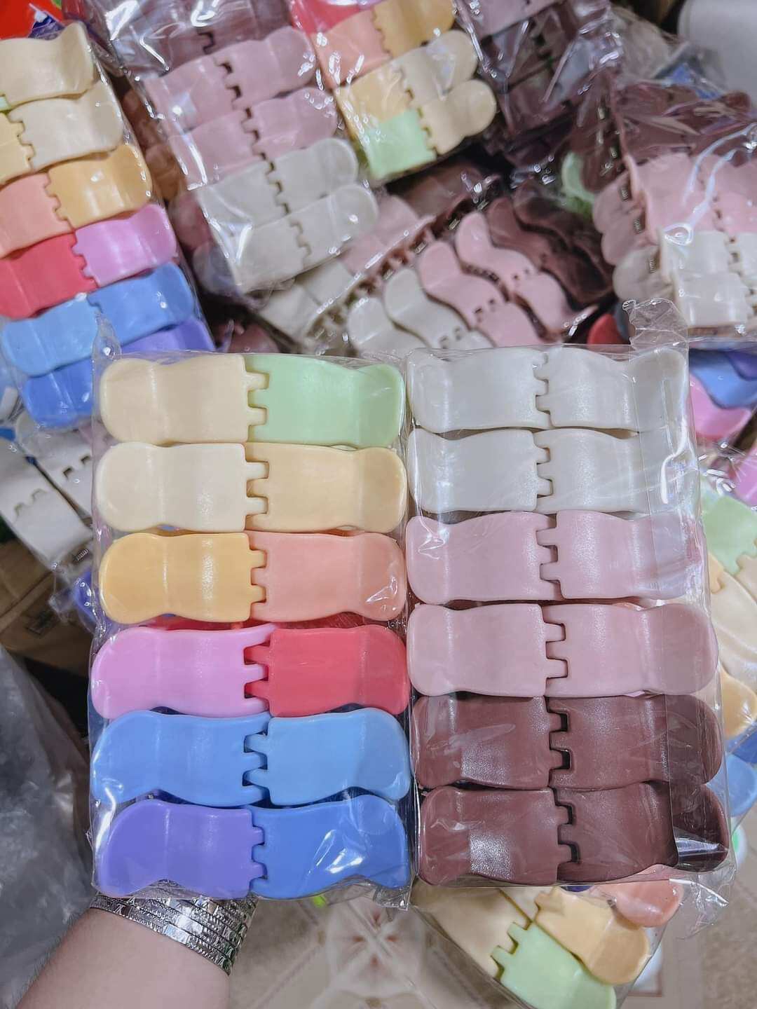 (Tặng 1 Kẹp Hoa Sứ Size 8cm)1 Lốc 12 Chiếc Kẹp Càng Cua 5 Răng Bầu Nhám