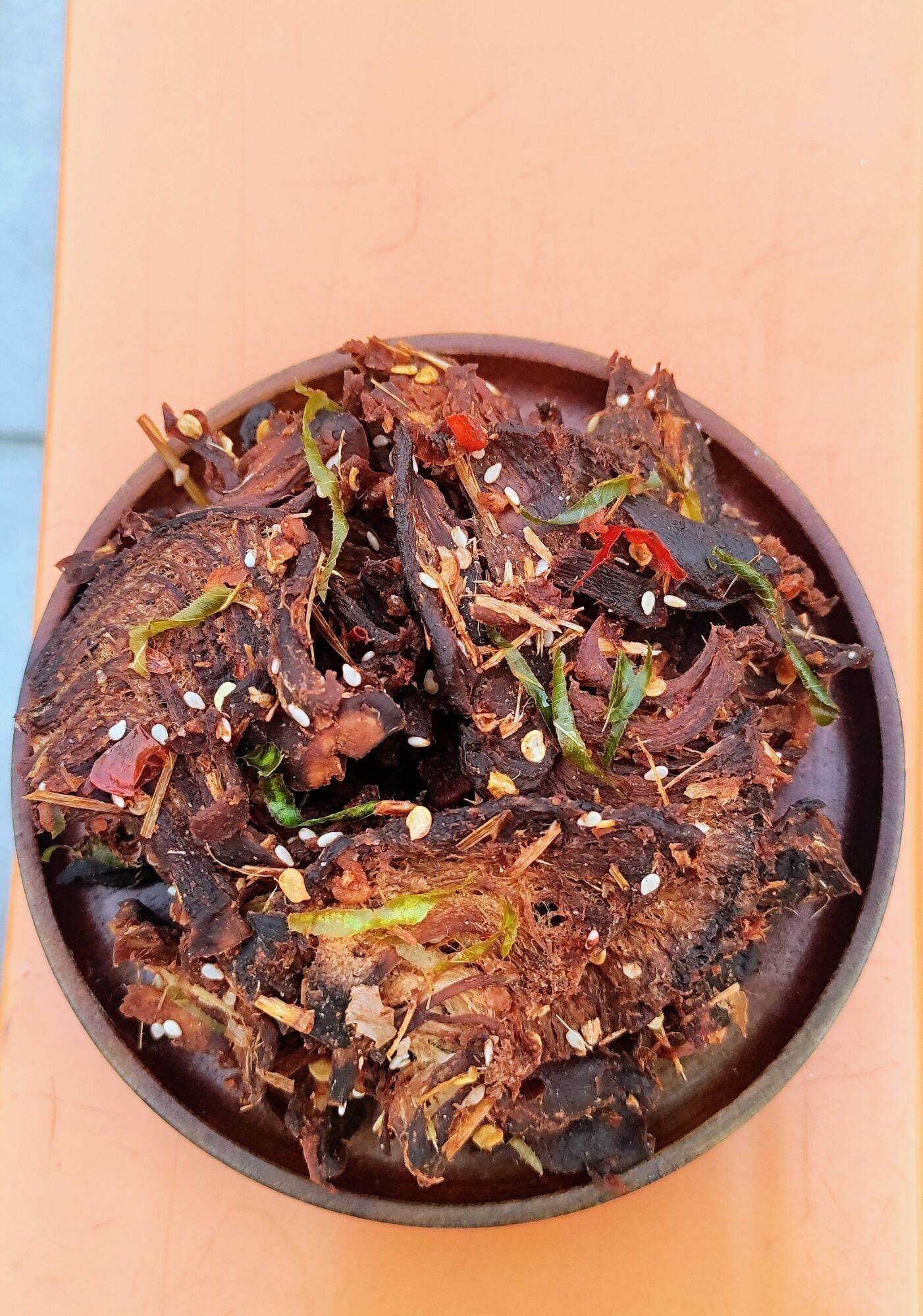 Khô nấm lá chanh cay cay