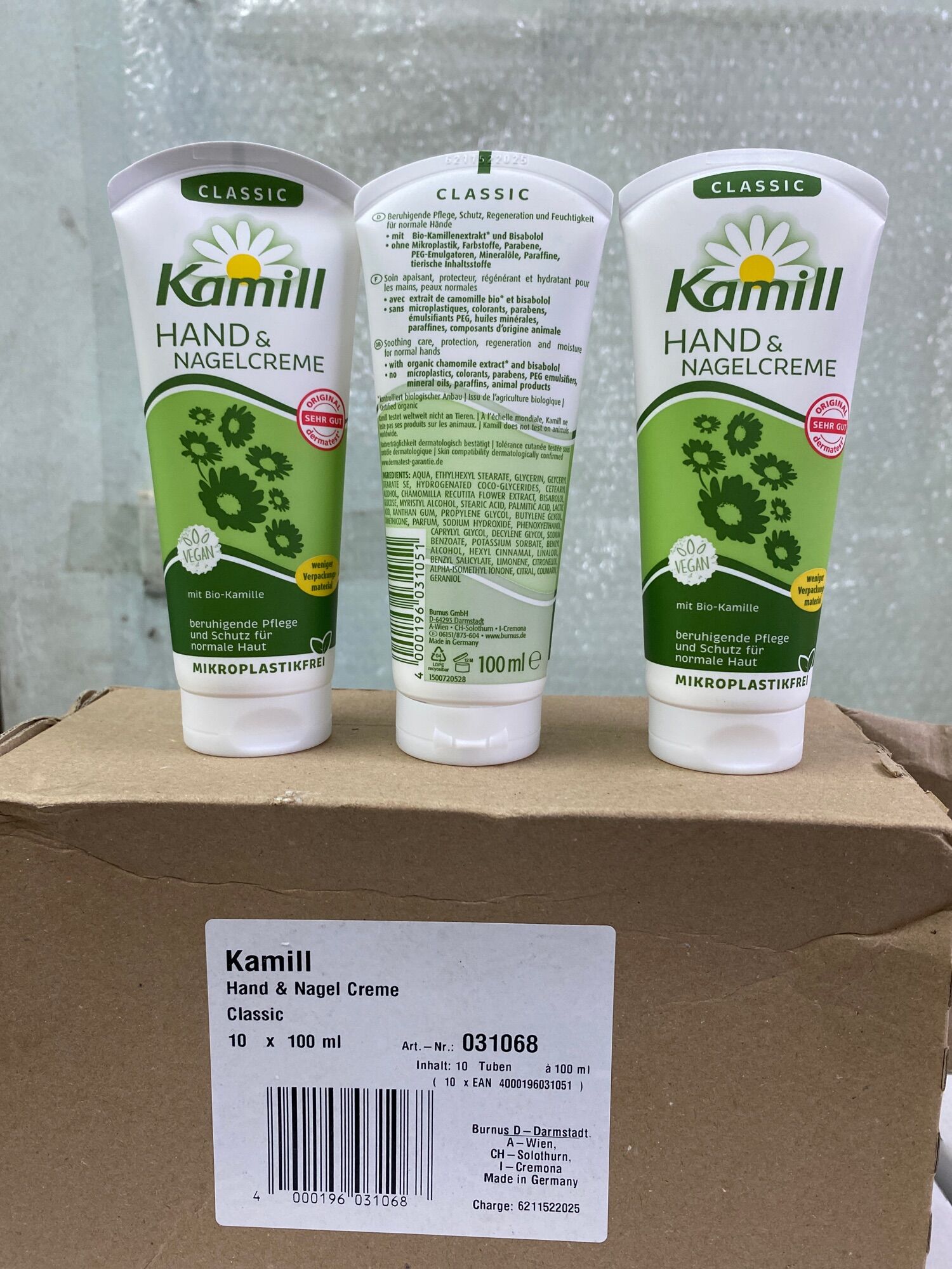 Kem dưỡng tay hoa cúc Kamill