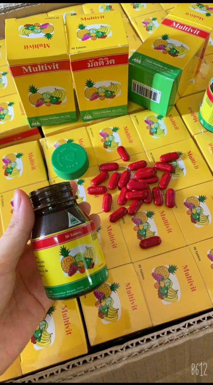 9 Vitamin Tp mẫu mới nắp đen ( mẫu mới ảnh cuối ) Multivit Thái Lan