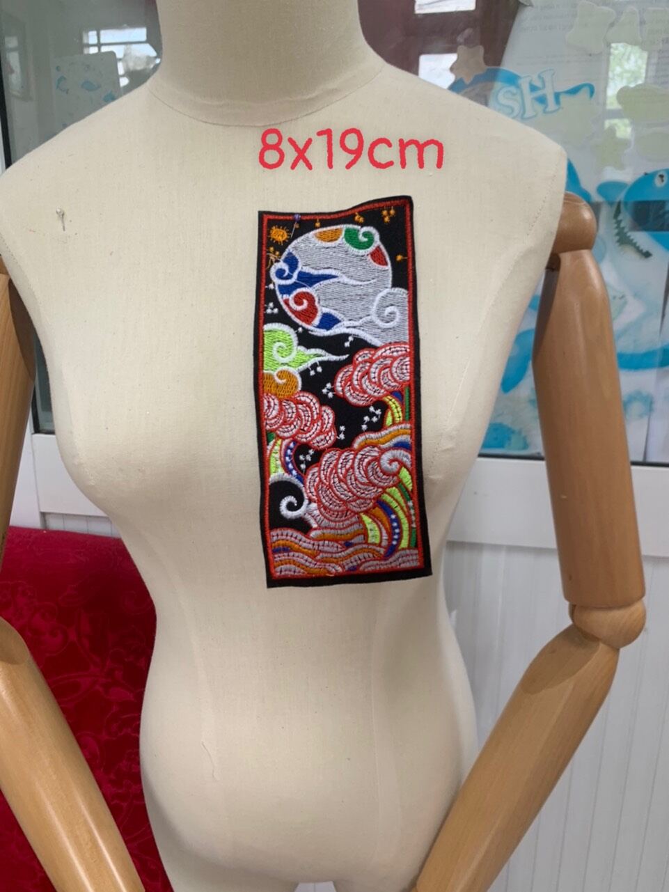 Miếng thêu hạc trang trí áo dài