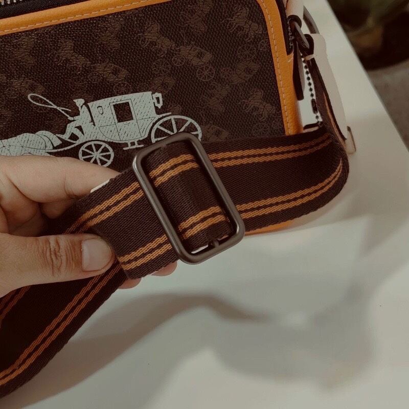 NEW C🅾️ac.h Charter Crossbody 24 da thật xịn xò