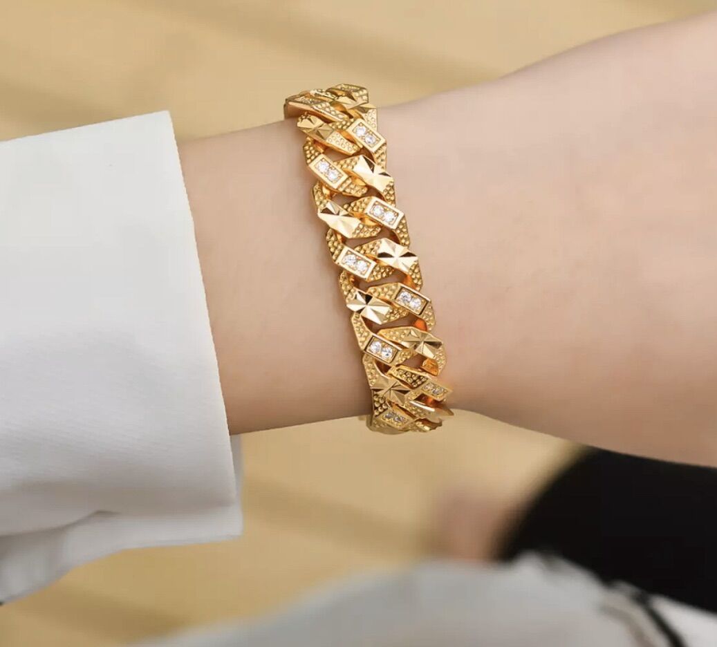 Lắc tay nữ chạm xoàn mạ vàng 18k