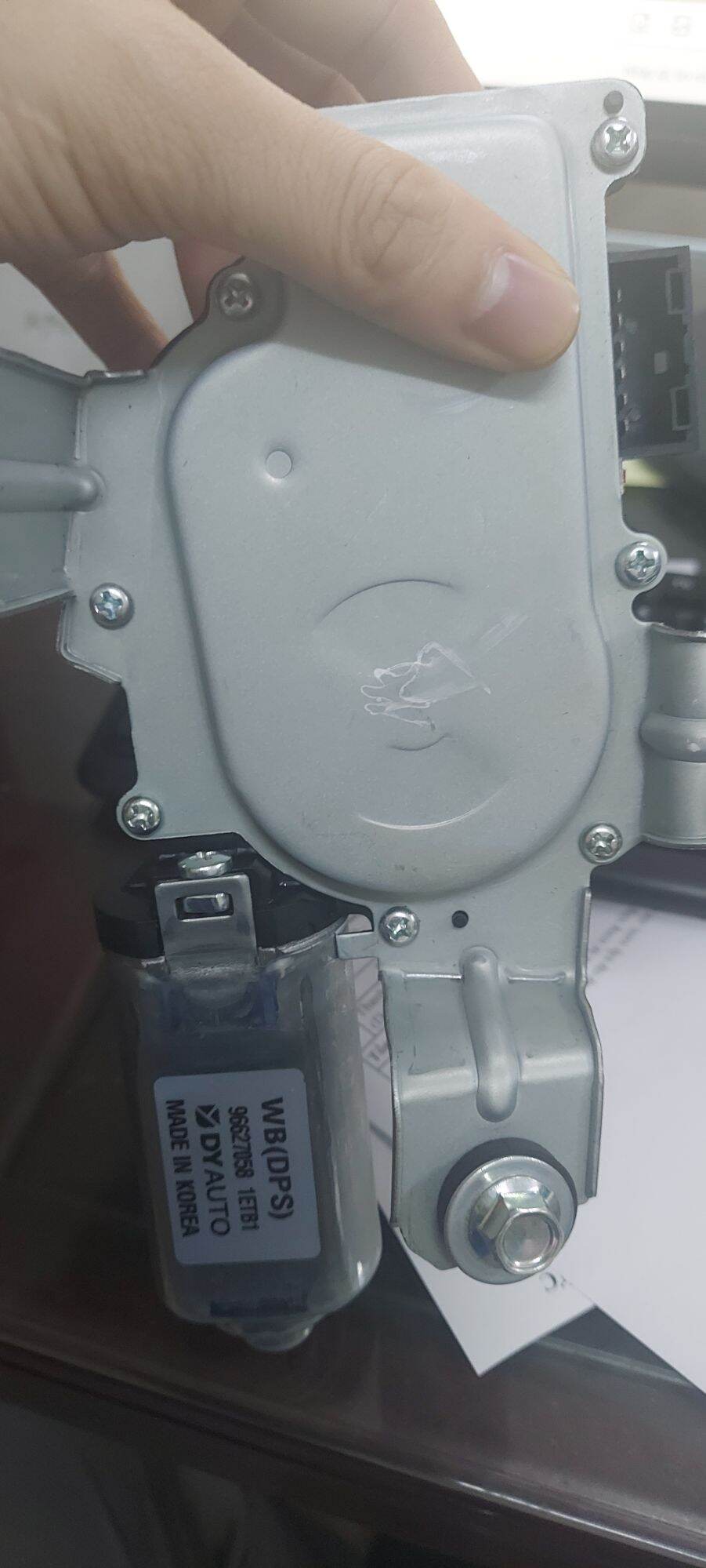 mô tơ gạt mưa sau captiva c100