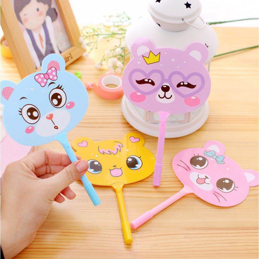 2 bút bi hình mèo làm quạt mini