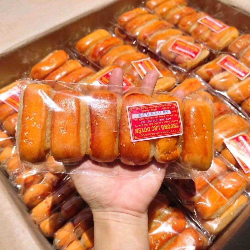 Bánh dừa nướng 17k/ gói 6 cái.