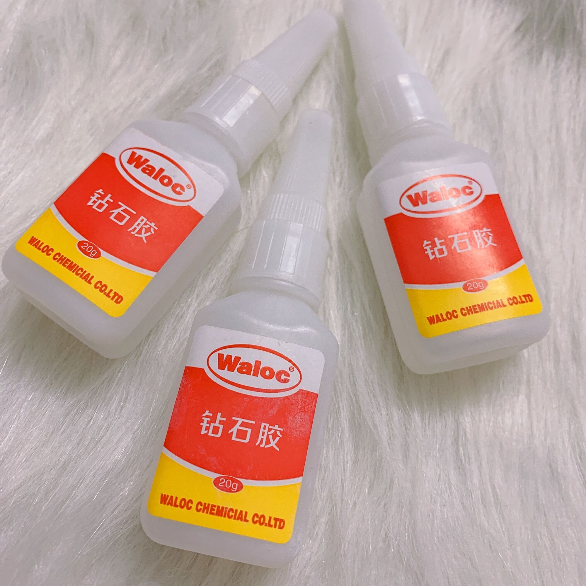 Keo Waloc gắn móng lẻ chai