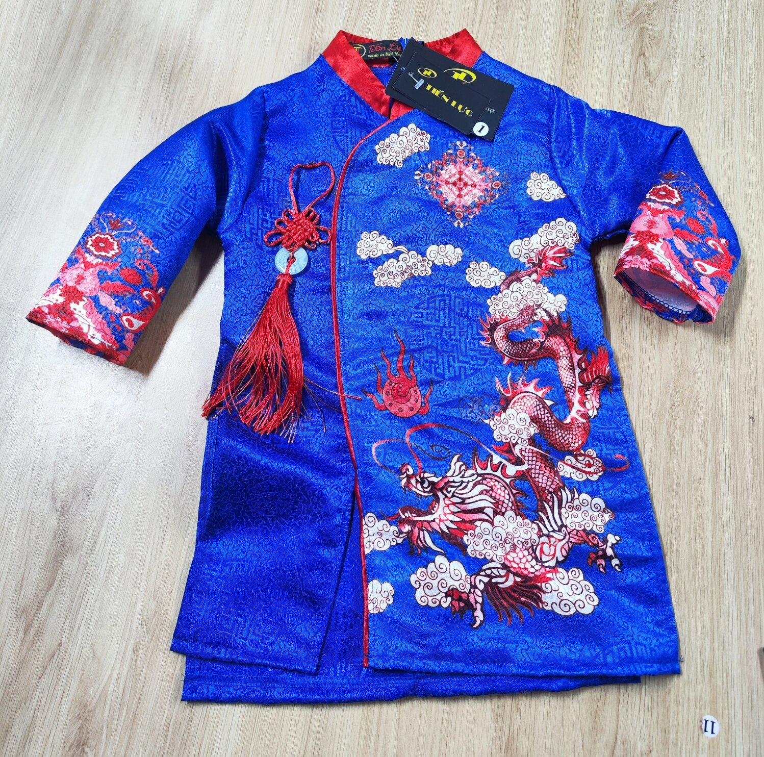 áo dài cách tân gấm thương hải
