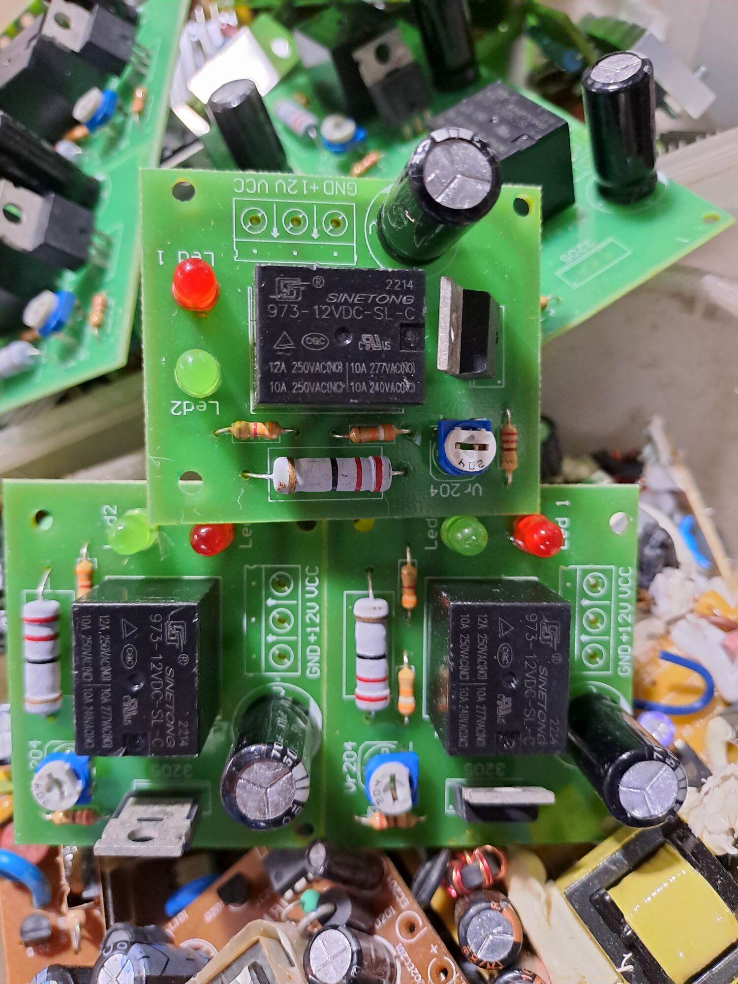 Mạch sặc ắc quy 12v tự ngắt