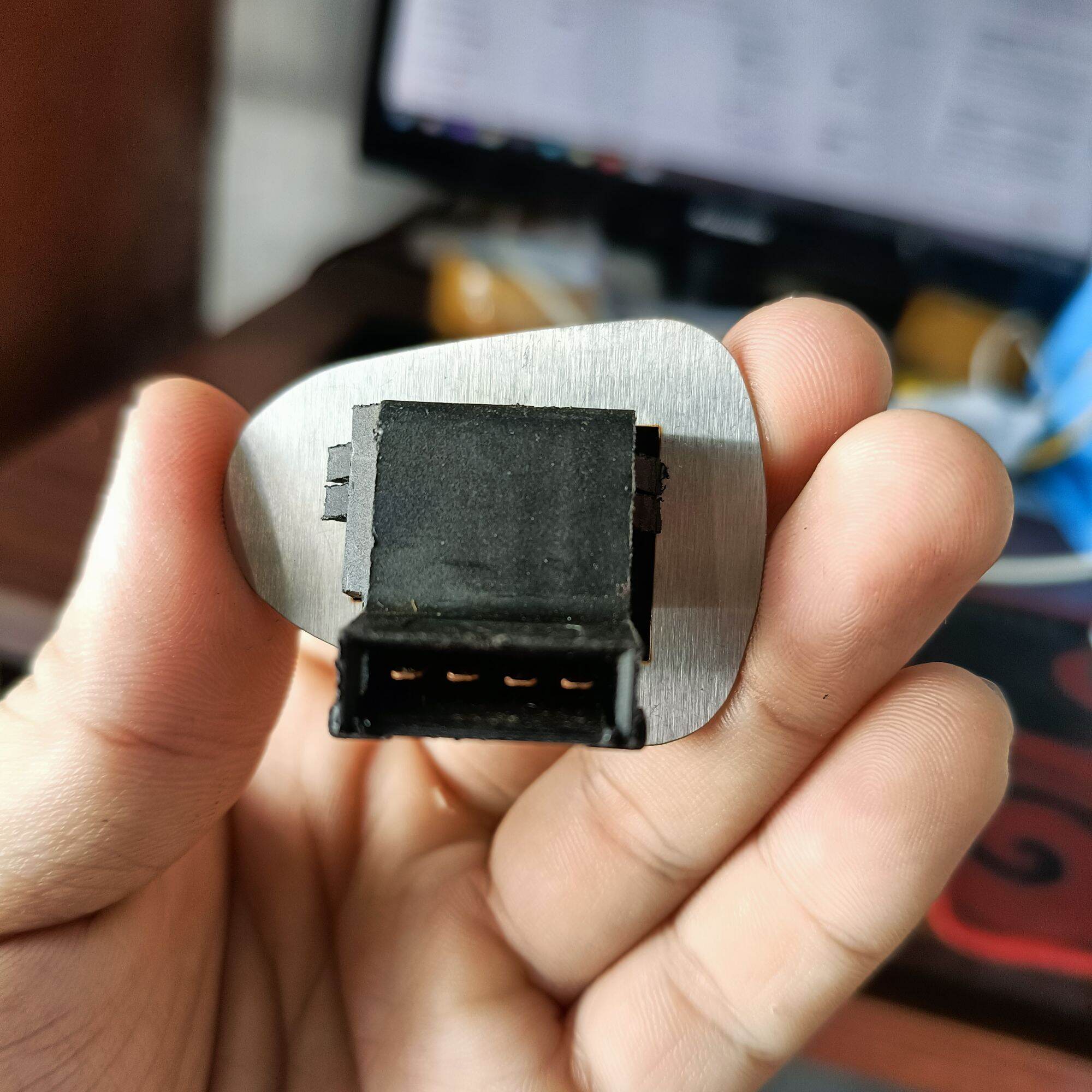 Pat gắn công tắc tắt đèn Honda