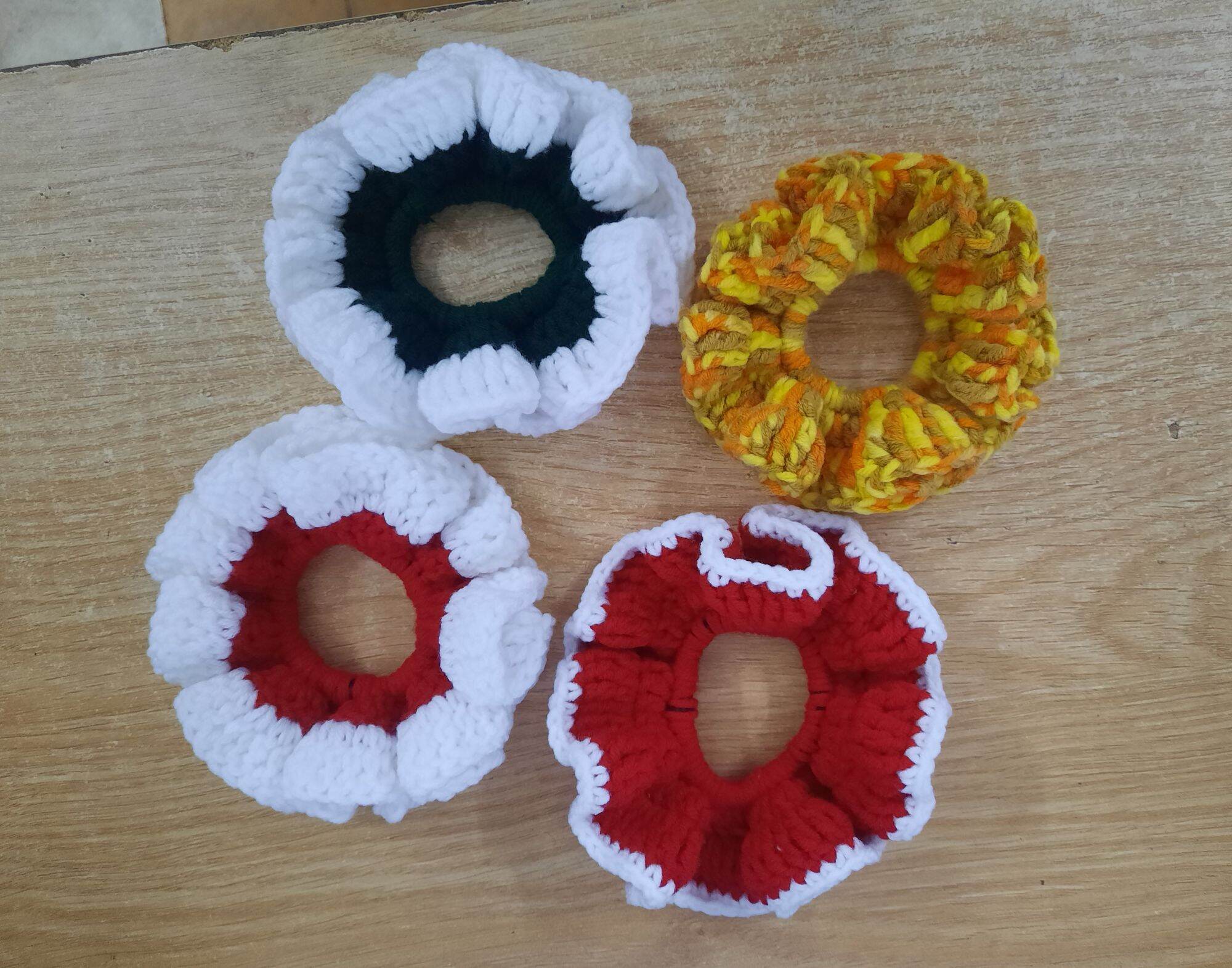 Chun cột tóc handmade bằng móc len