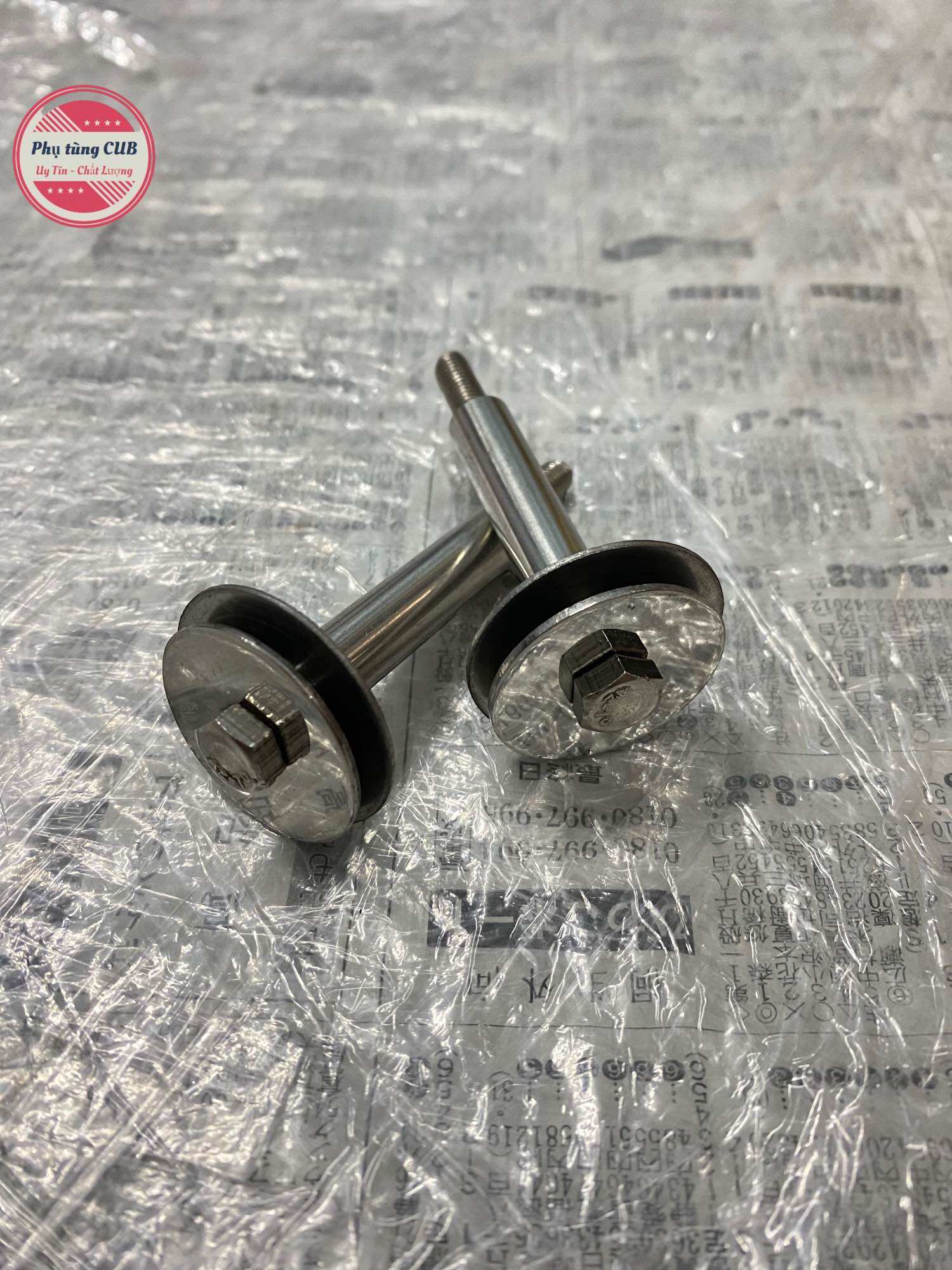 Ốc bắt bửng xe cub bằng inox