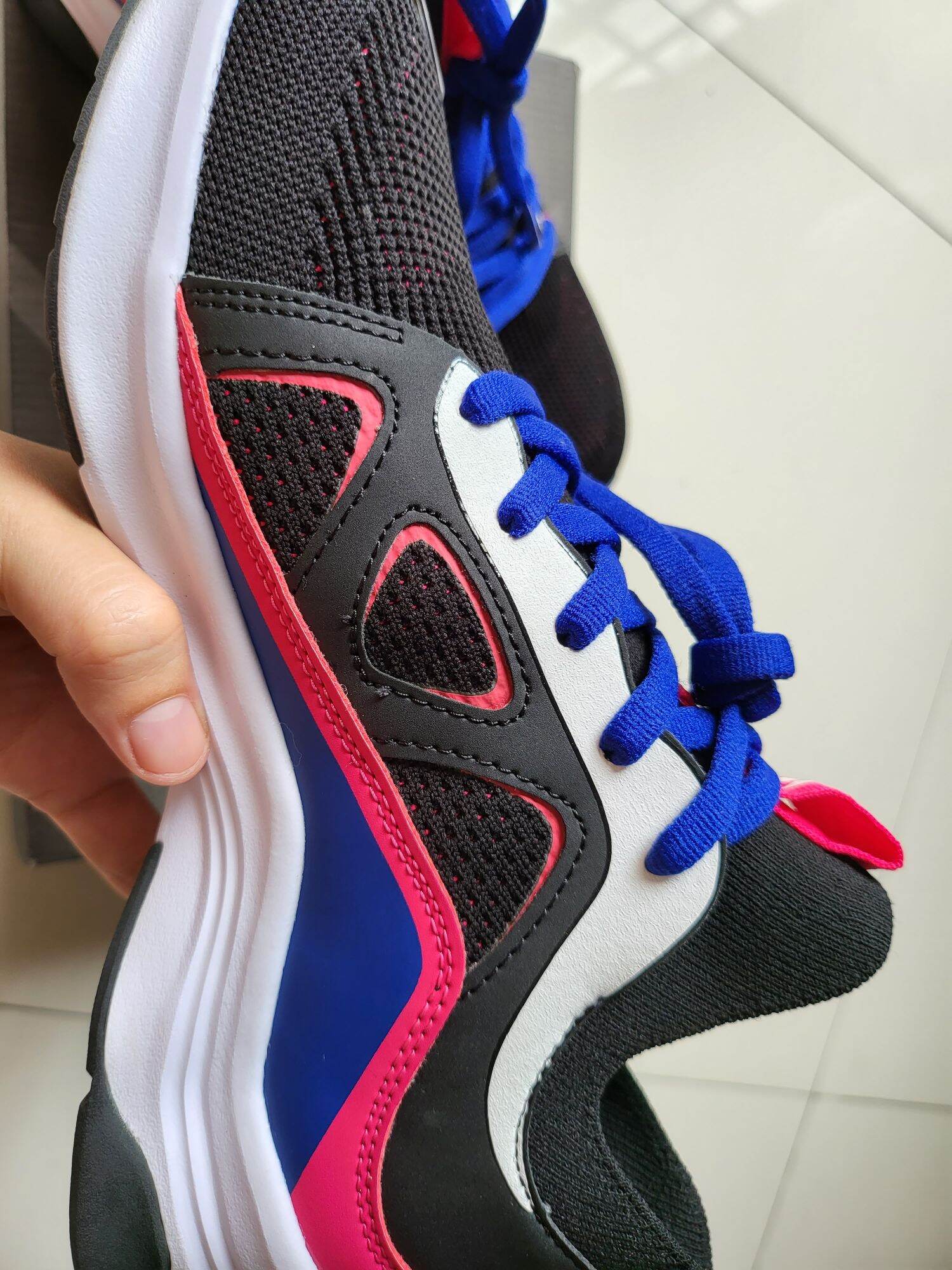 Giày sneaker nữ size 38