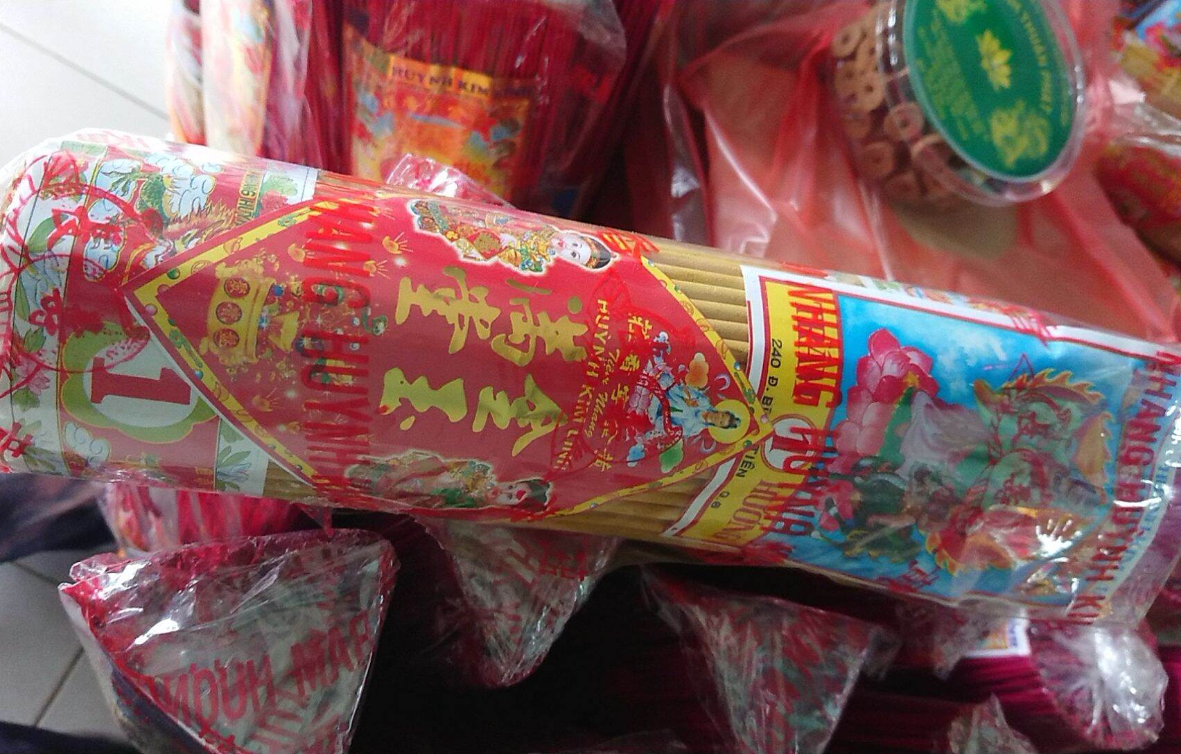 Nhang trầm hương 4 tấc thơm nhẹ