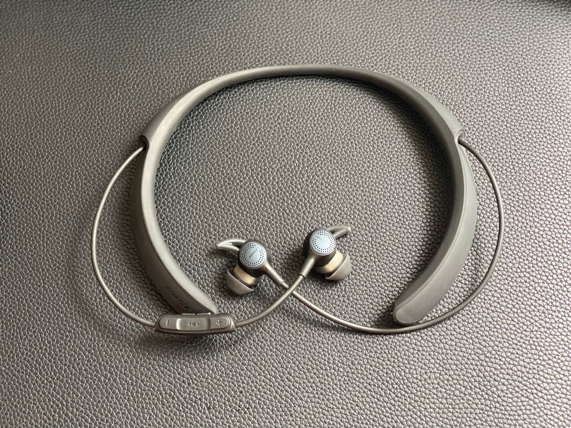 Tai Nghe Không Dây Bose Quiet Control QC30