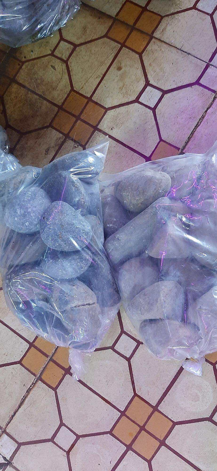 Đá cuội trang trí hồ cá, bể cá, xây nôn bộ