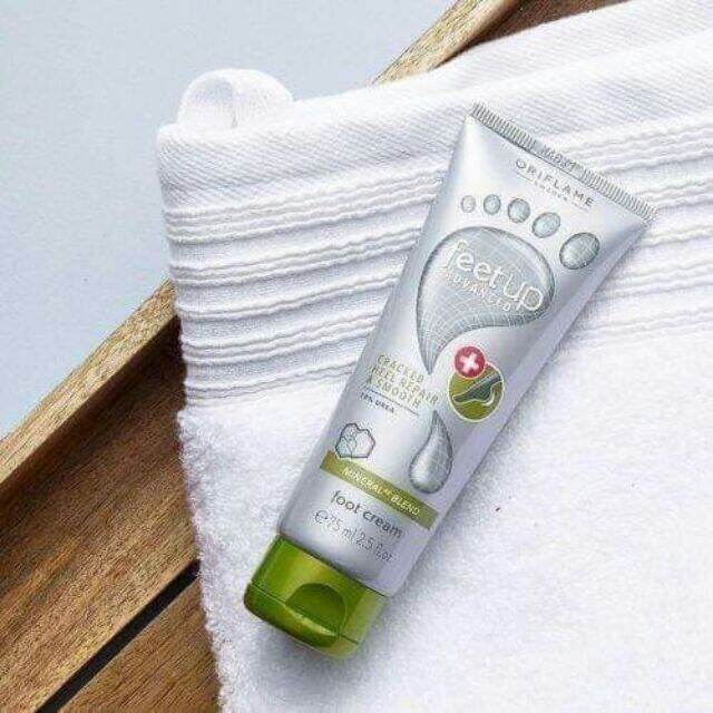 Kem dưỡng và phục hồi gót chân