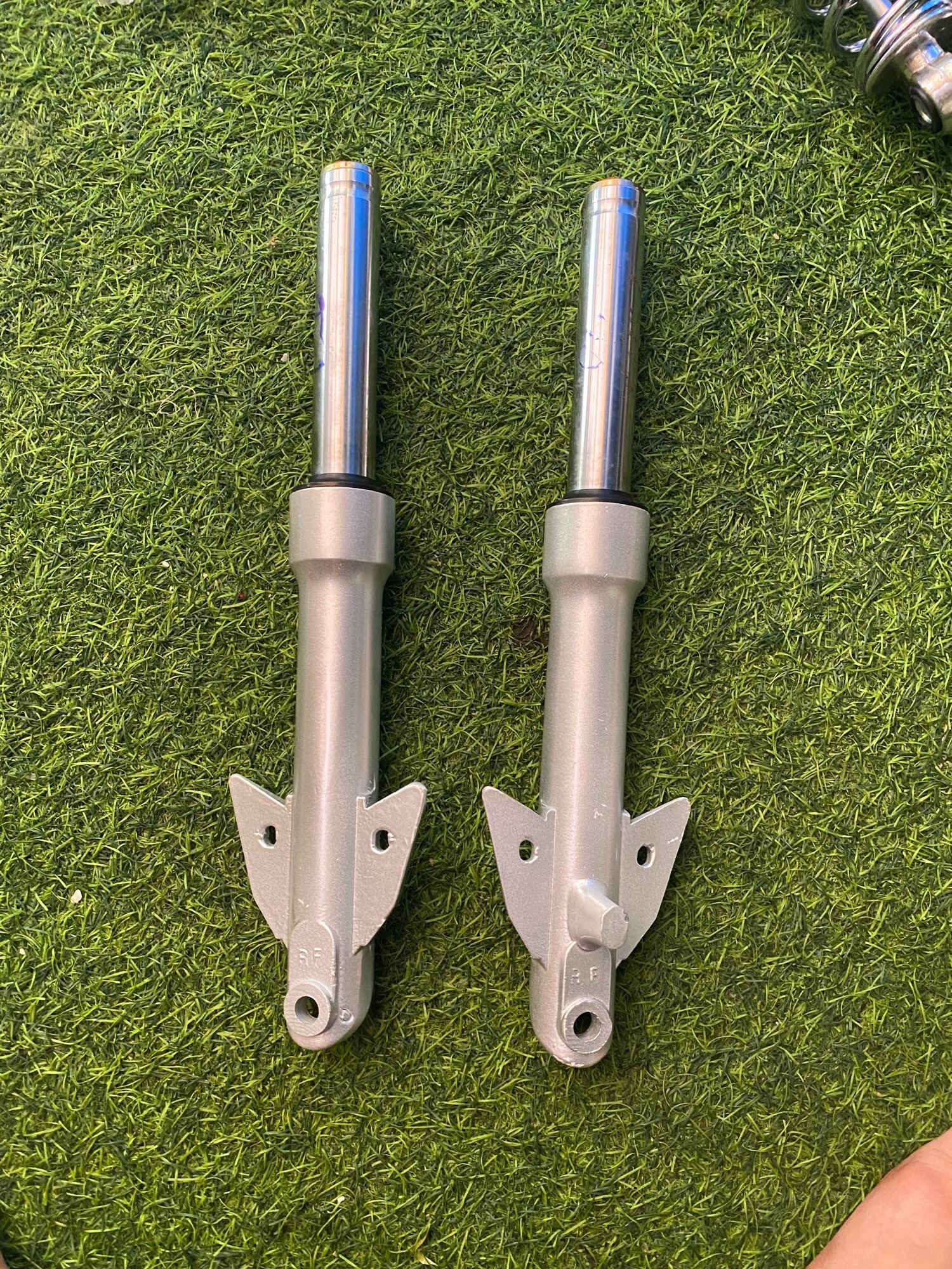 Thụt cơ trước xe đạp điện Ninja