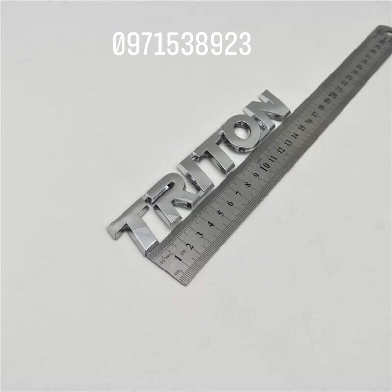 logo chữ TRITON dán thân xe MITSUBISHI