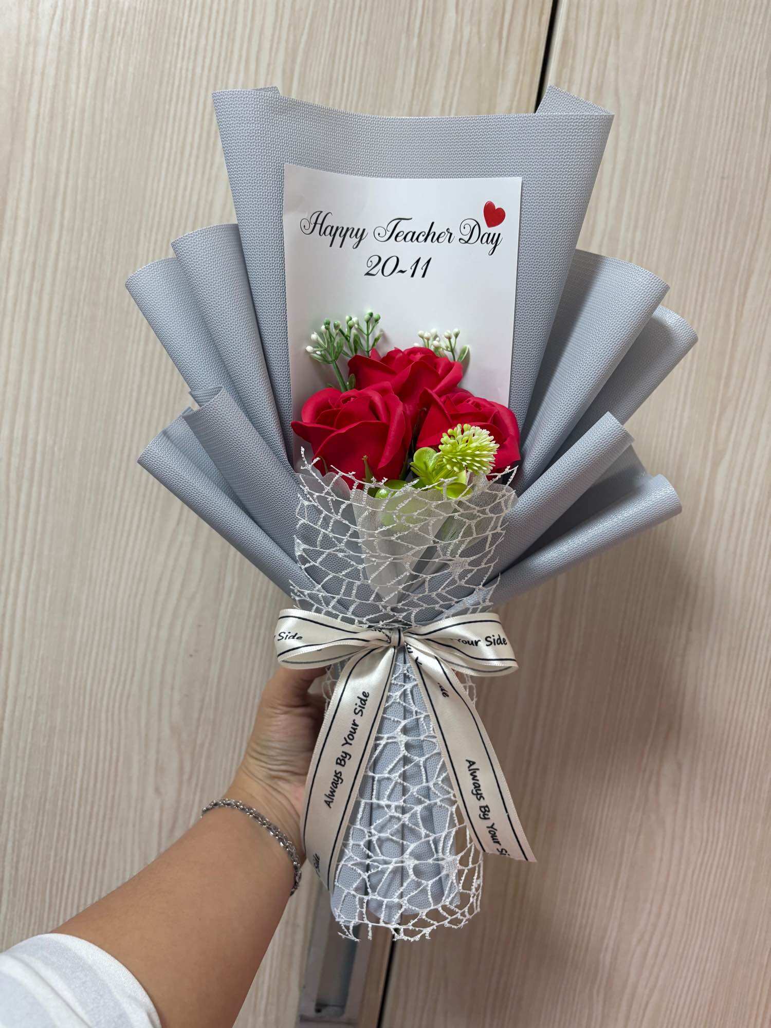 Hoa sáp bó 3 bông (tặng kèm túi + thiệp)