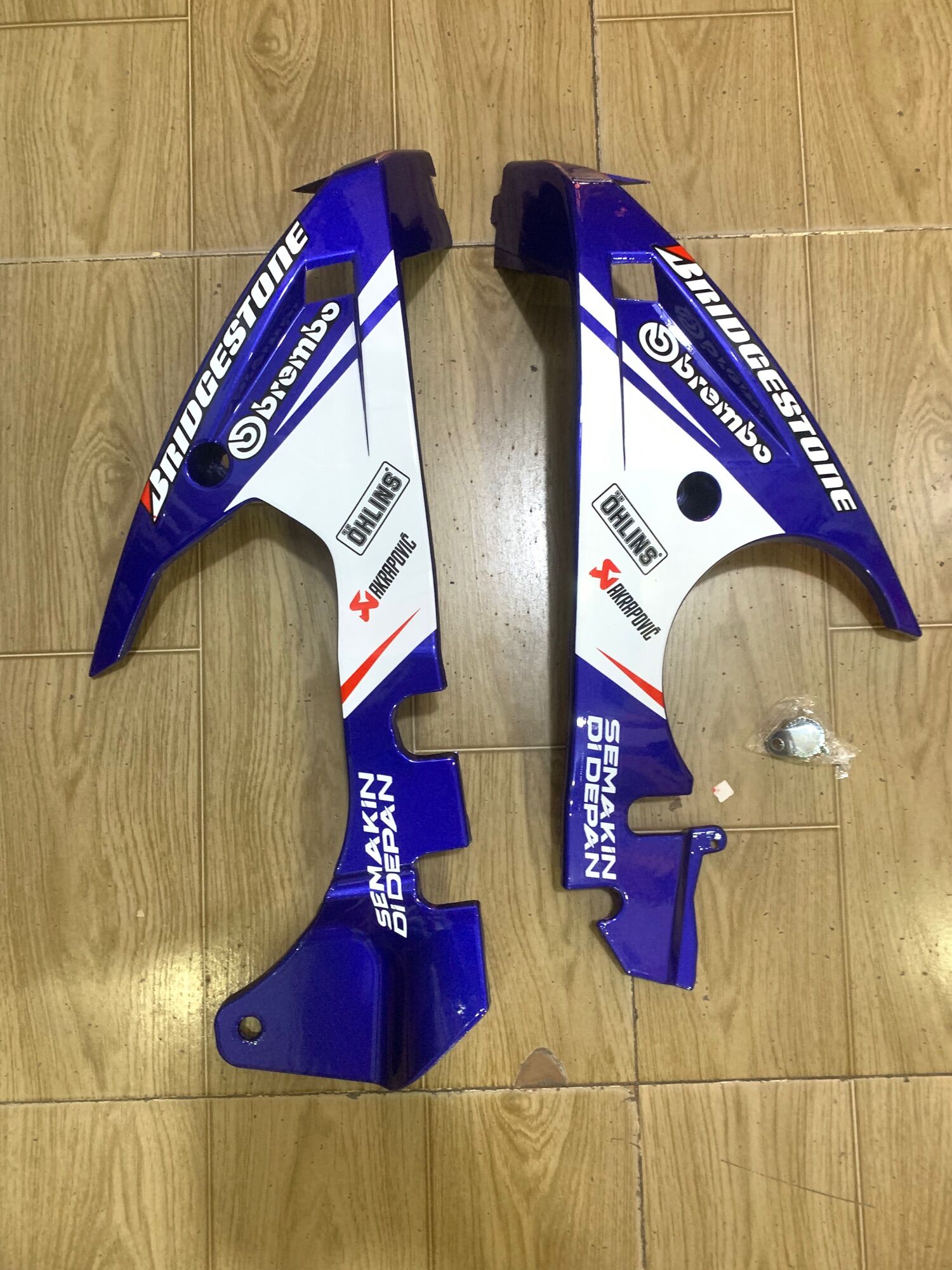 mỏ cày xe exciter 150 màu xanh trắng