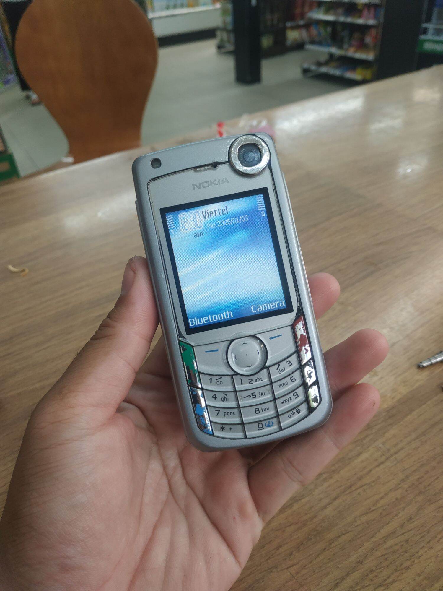 Điện thoại Nokia 6680 sưu tầm
