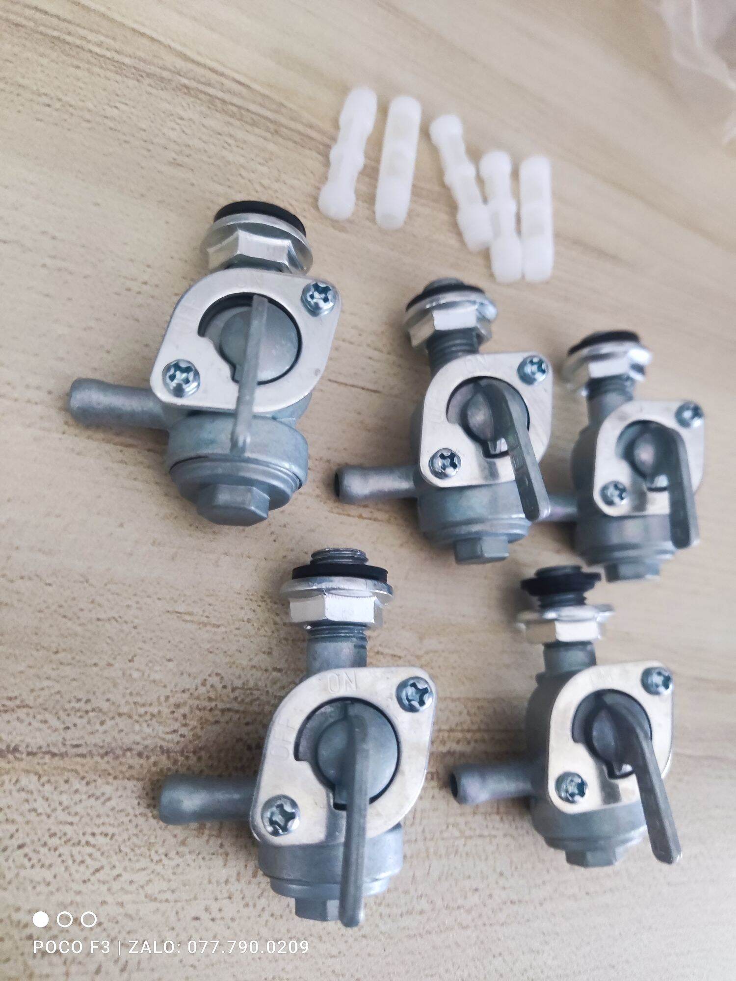 Khoá bình chứa xăng máy phát điện 2kw