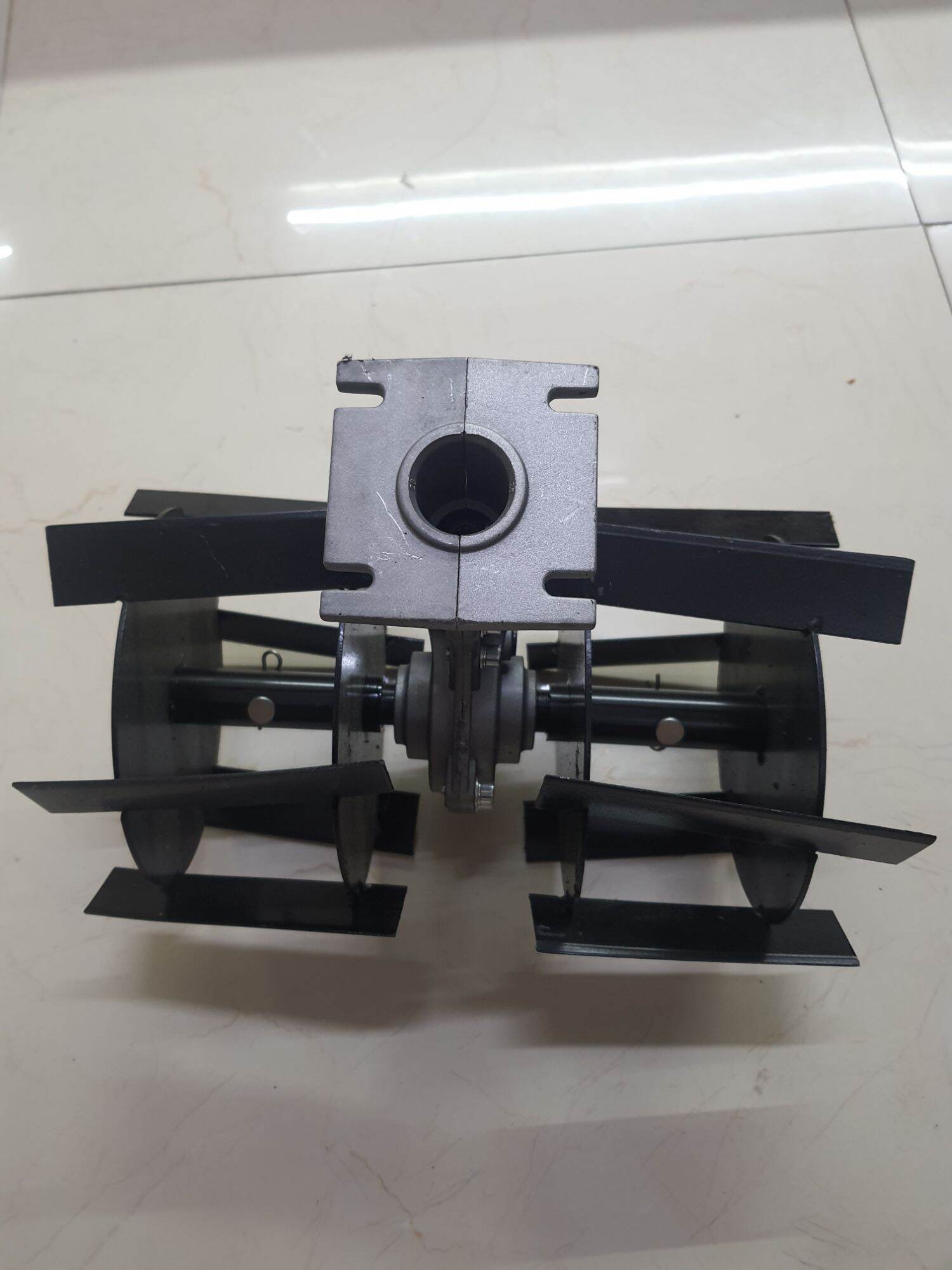 Đầu xới đất -Bánh chéo