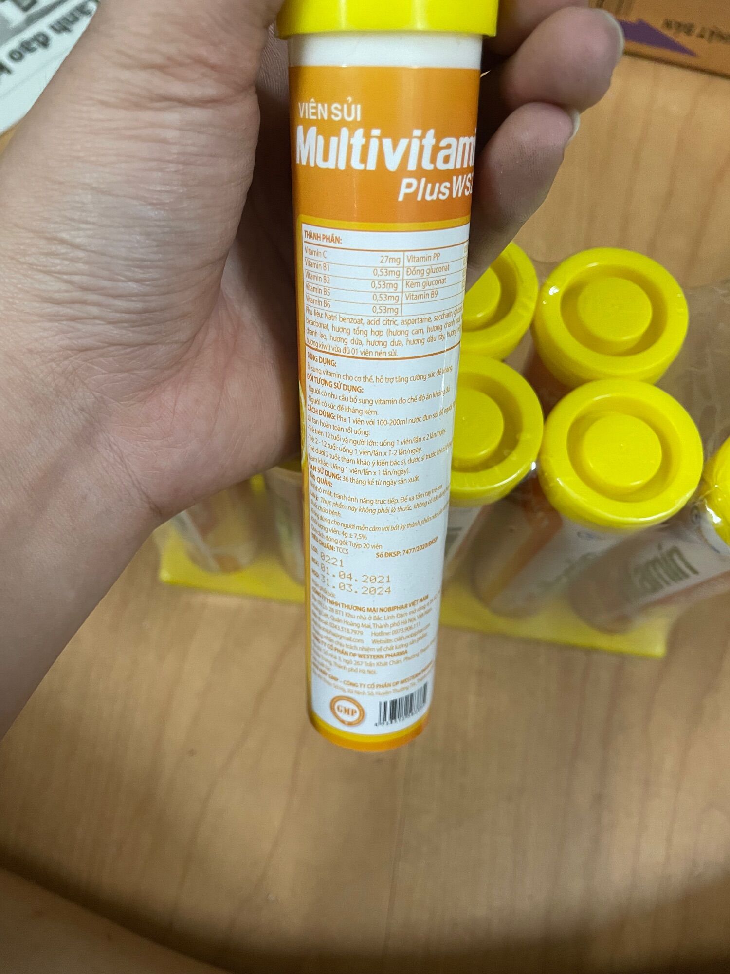 [HCM]Viên C sủi Multivitamin ( tuýp 10viên )