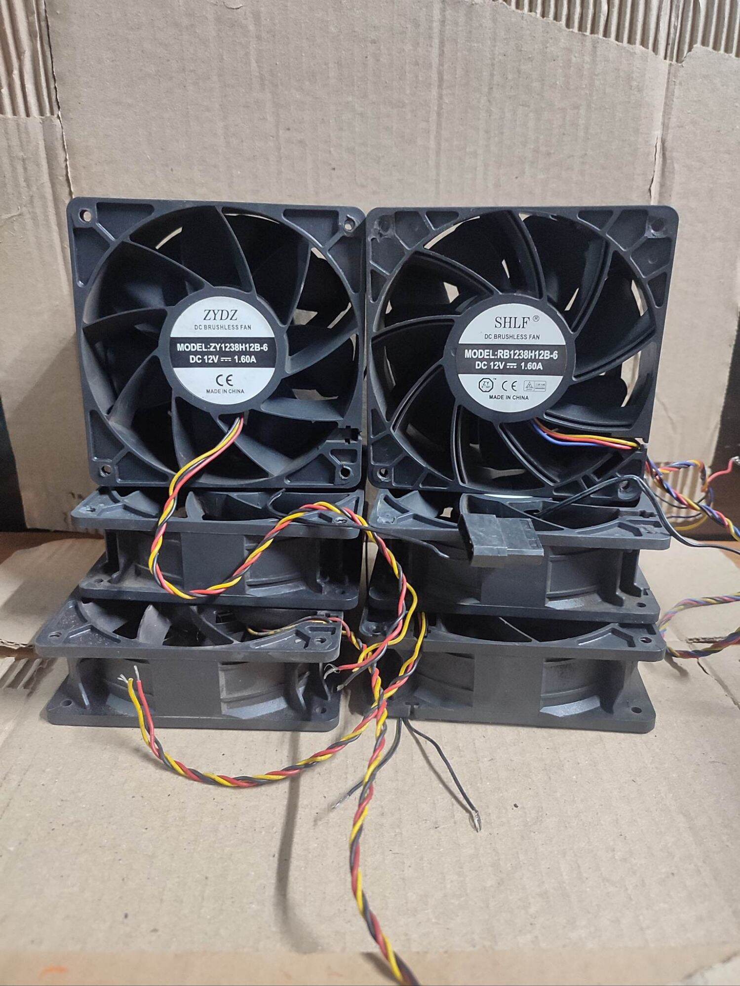 Quạt tản nhiệt 12v~12x12x3.8cm~1.6a