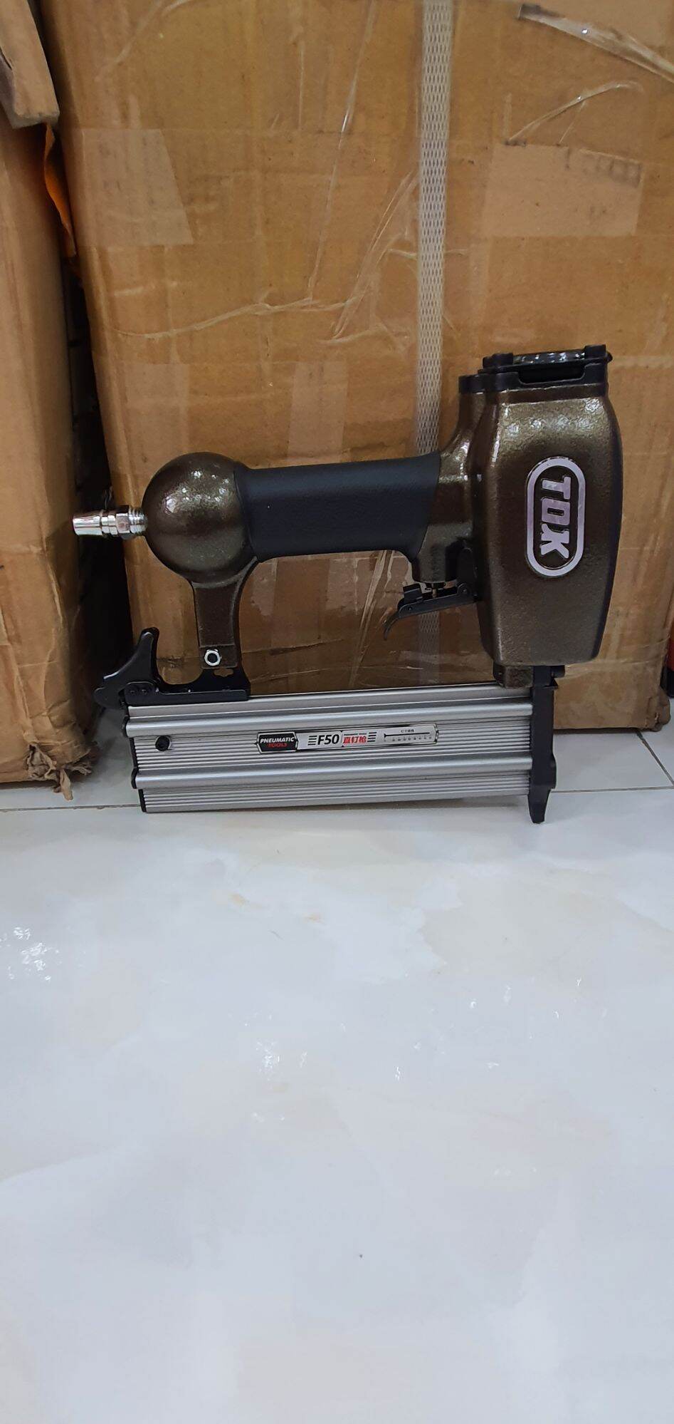 Súng bắn đinh tok f50