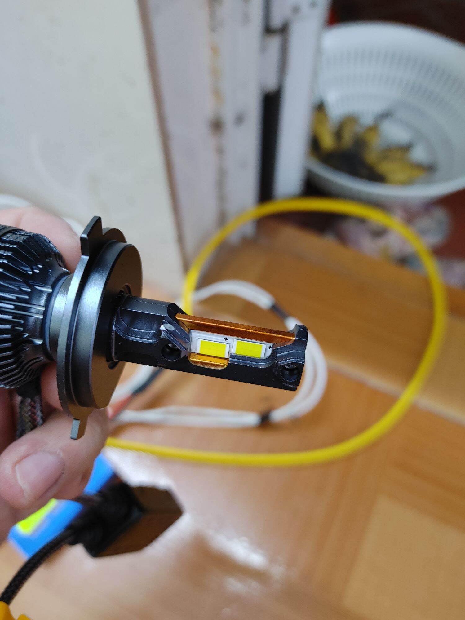 Siêu phẩm led f8 new h4 65w 12v-24v giá 1 bóng