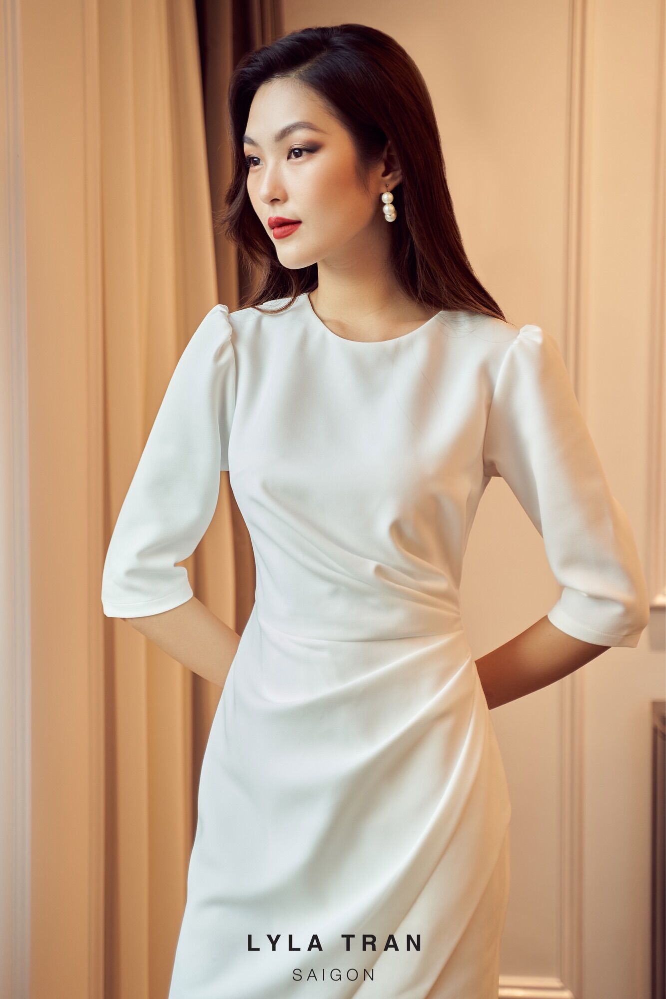 Đầm tay dài xếp ly tạo eo nhỏ màu đỏ/trắng (SCARLET)