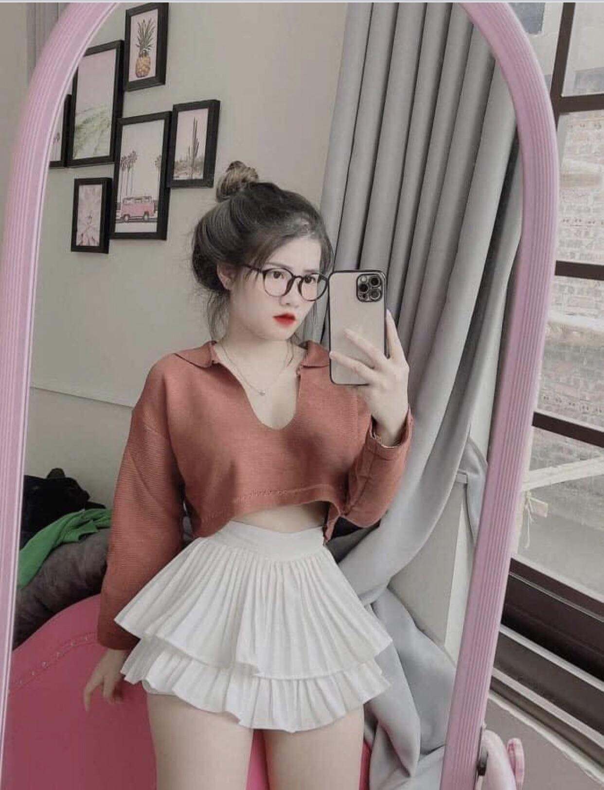 chân váy 2 tầng xếp ly có quần trong