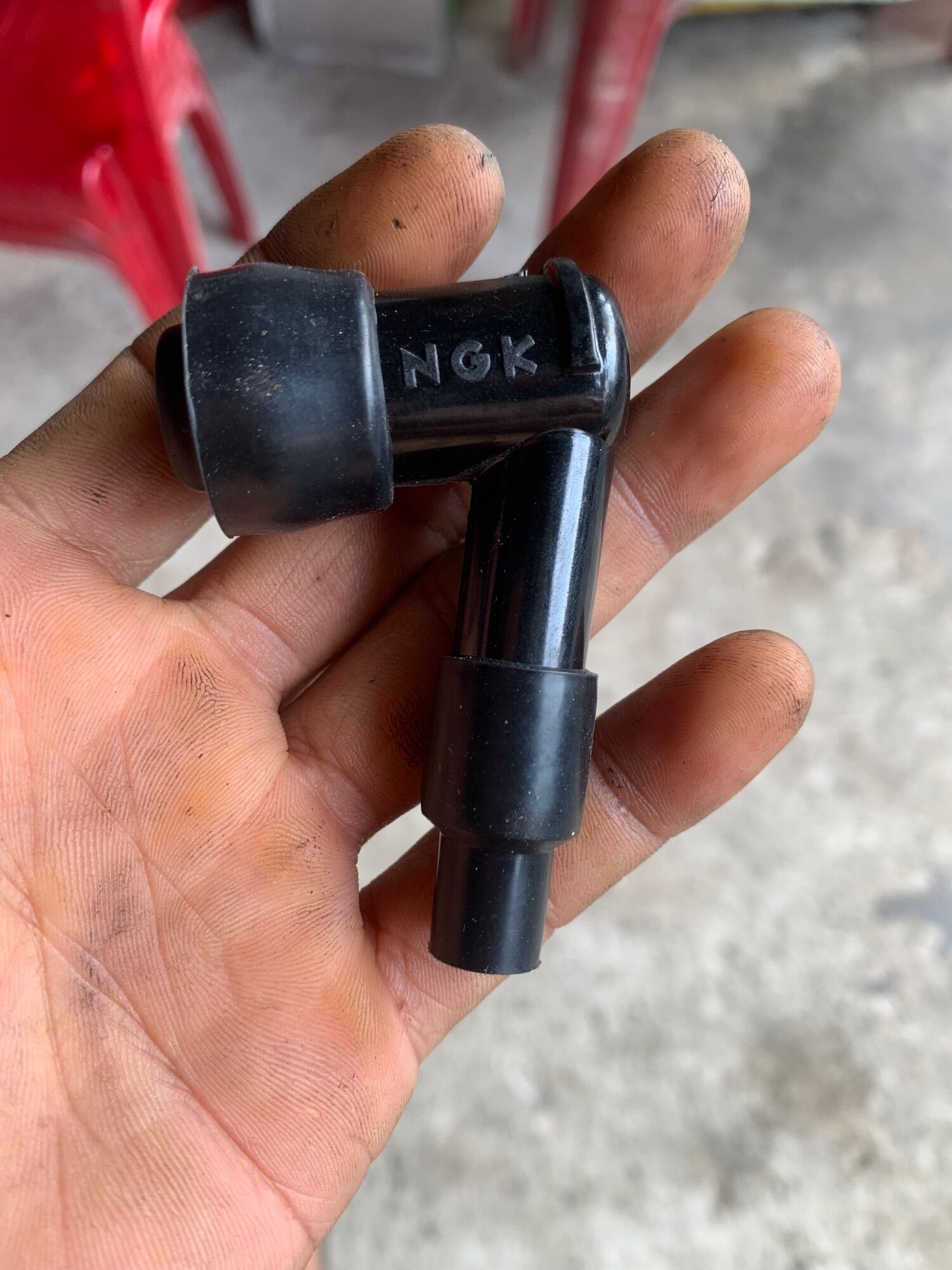 Nắp chụp bugi WS 110 - RSX (loại xịn) (có điện trở)