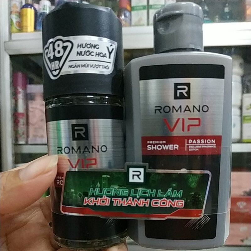 Lăn khử mùi romano vip passion 50ml tặng sữa tắm