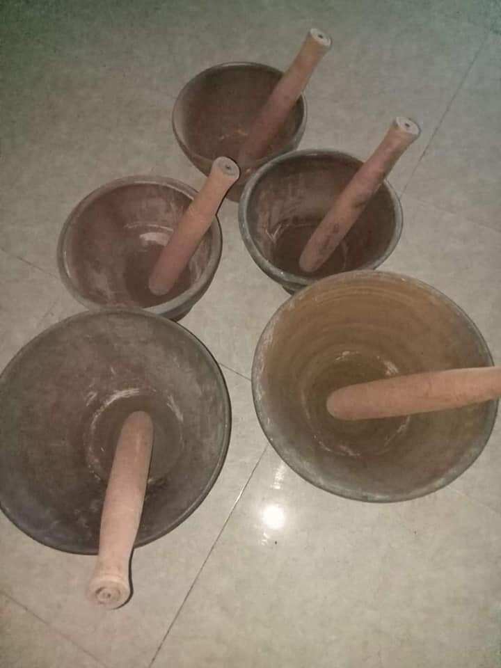 Bộ cối chày Lào