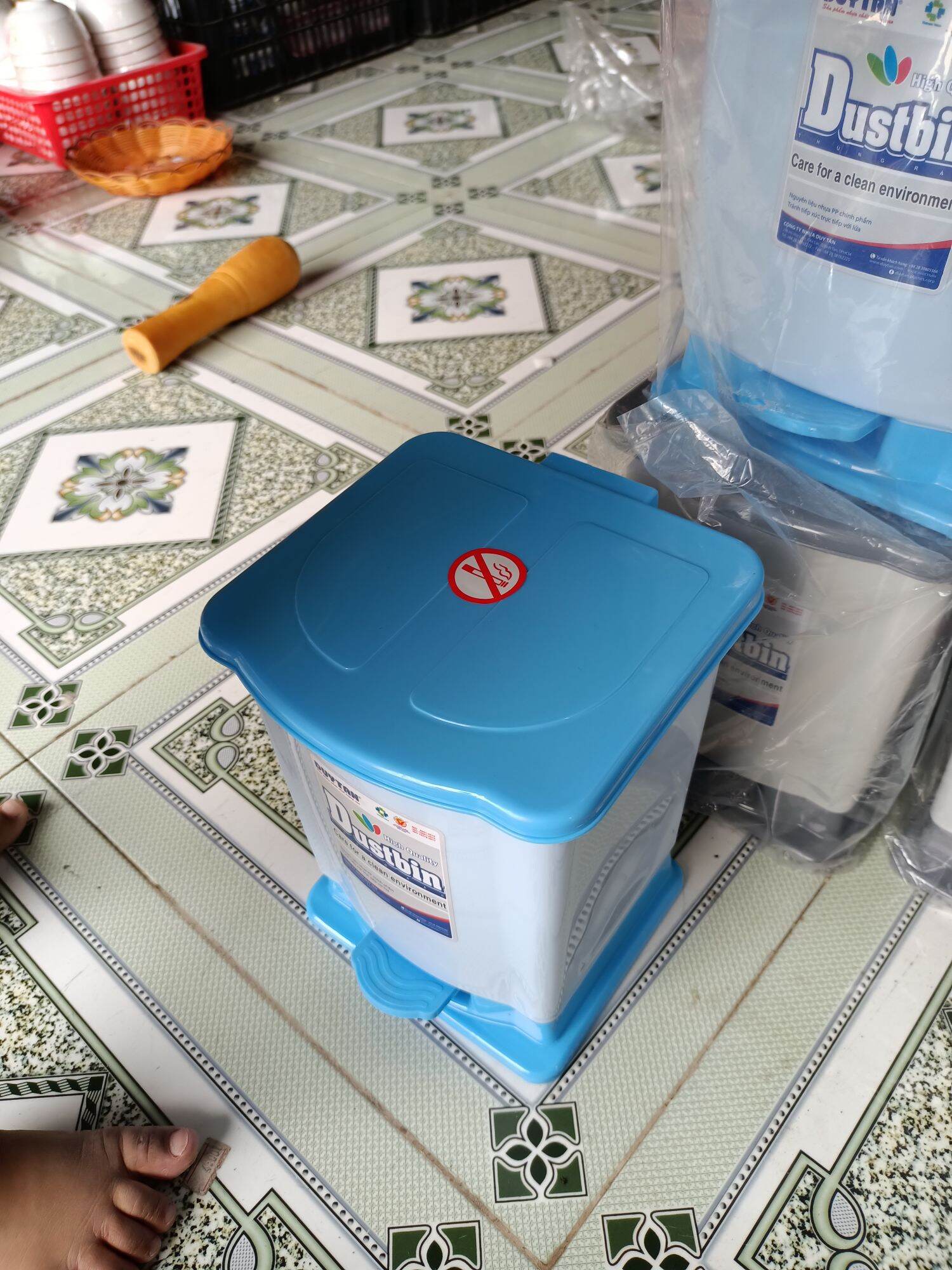 thùng rác đạp mini Duy Tân