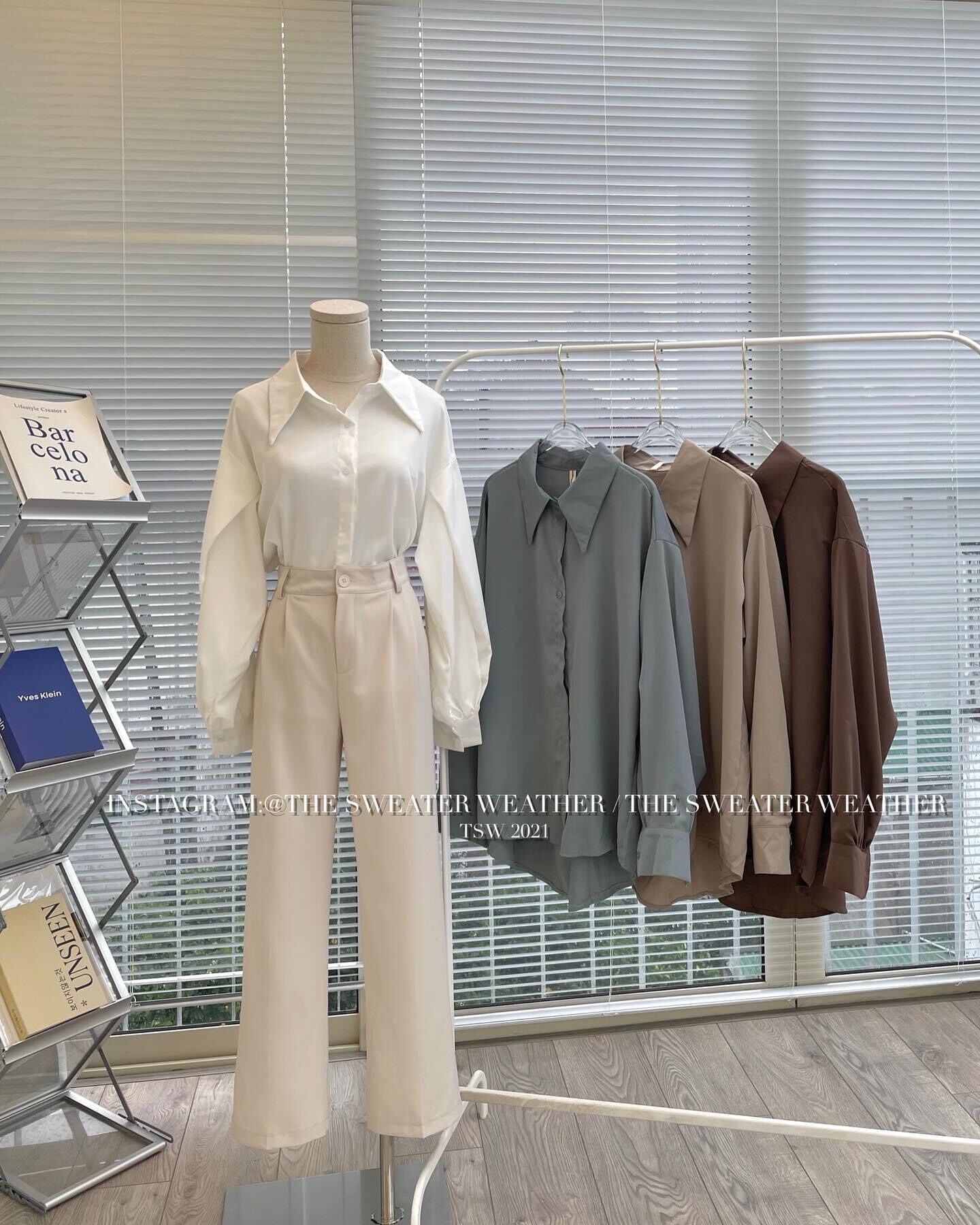 Áo sơmi voan trượt cổ nhọn cách điệu the.sweaterweather TSW