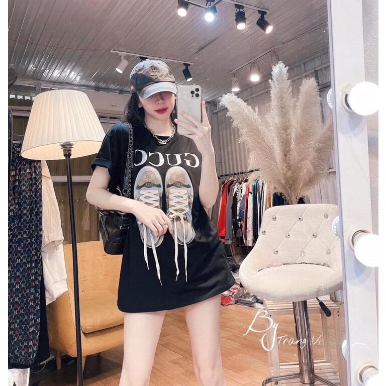 Áo thun form rộng tay lỡ đôi giày gu xì