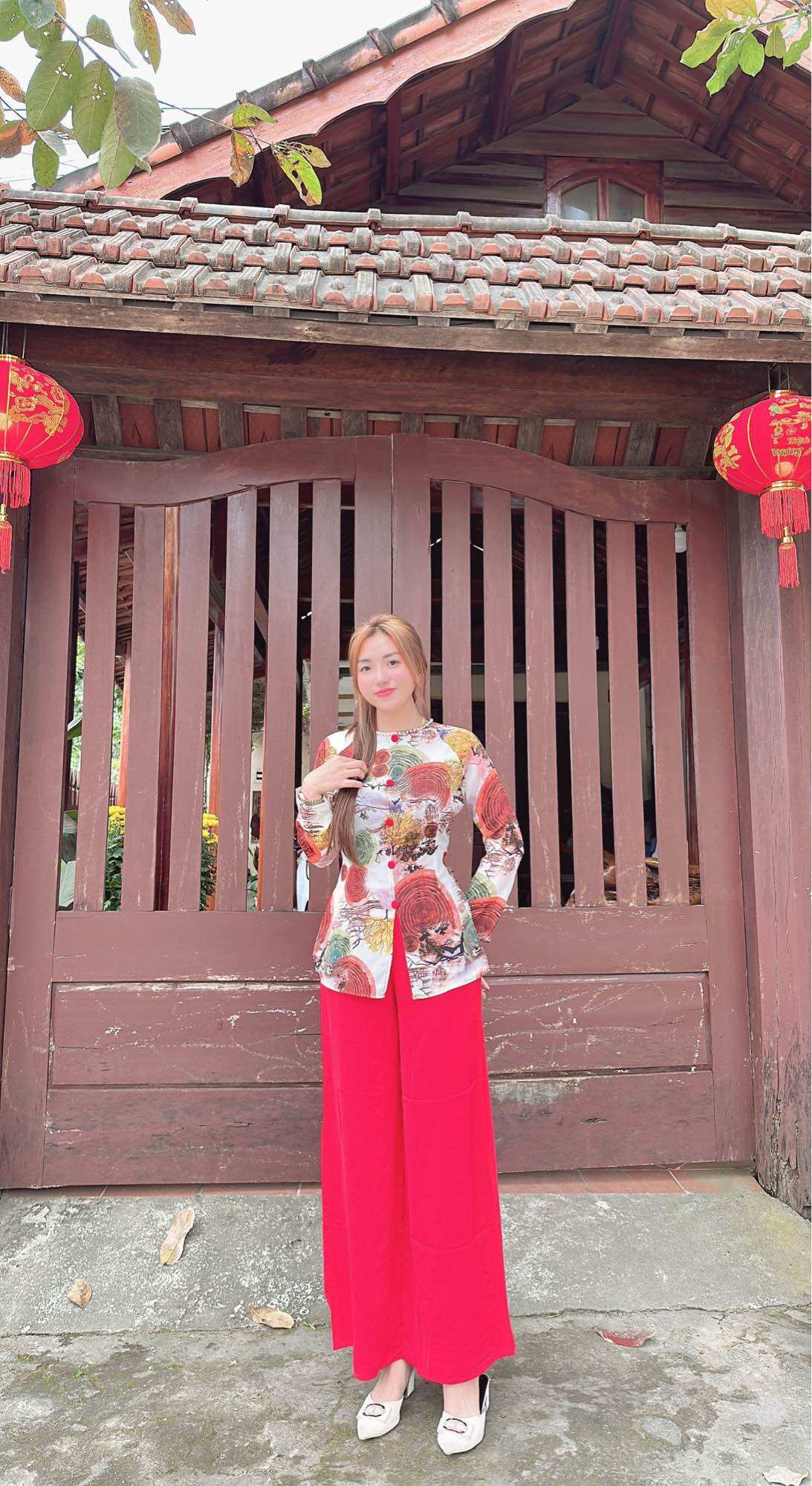 Bà ba truyền thống nút bộc sang trọng
