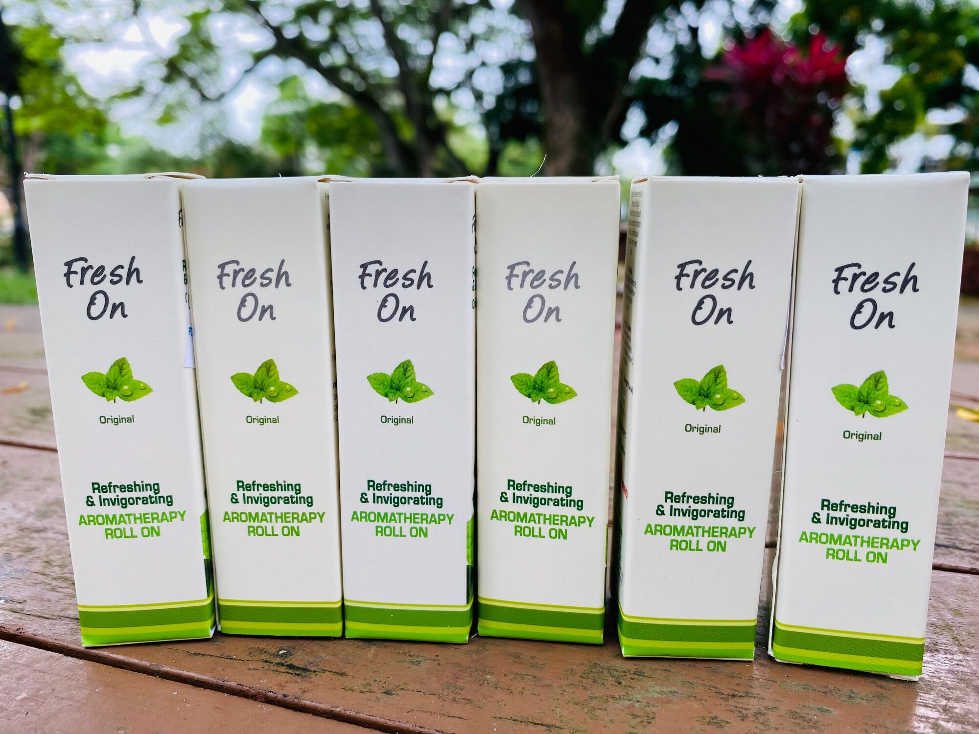 Dầu gió lăn Fresh On hiệu con Ó Singapore
