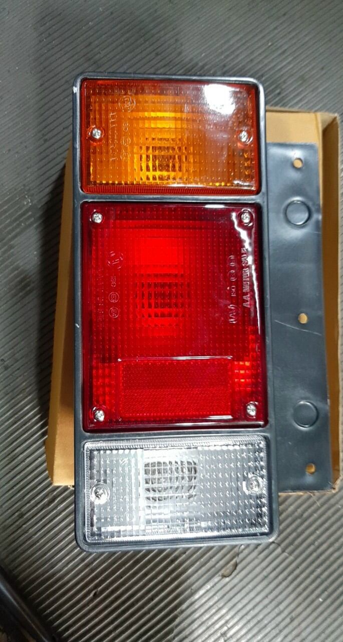 Đèn hậu xe tải isuzu
