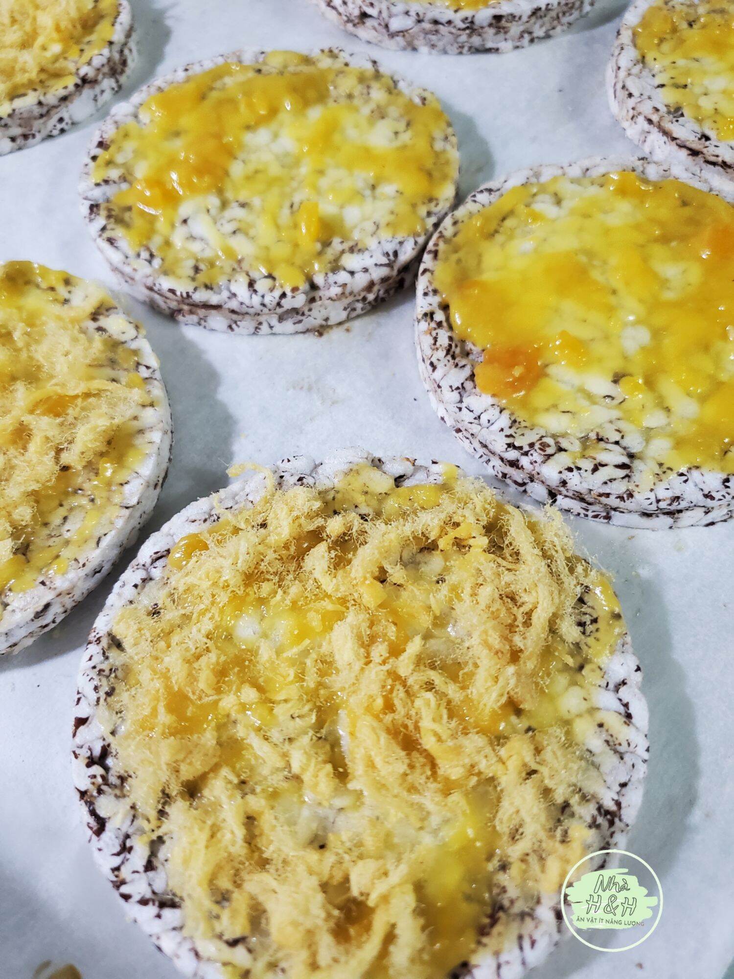 Cốm nổ chà bông trứng muối H&H