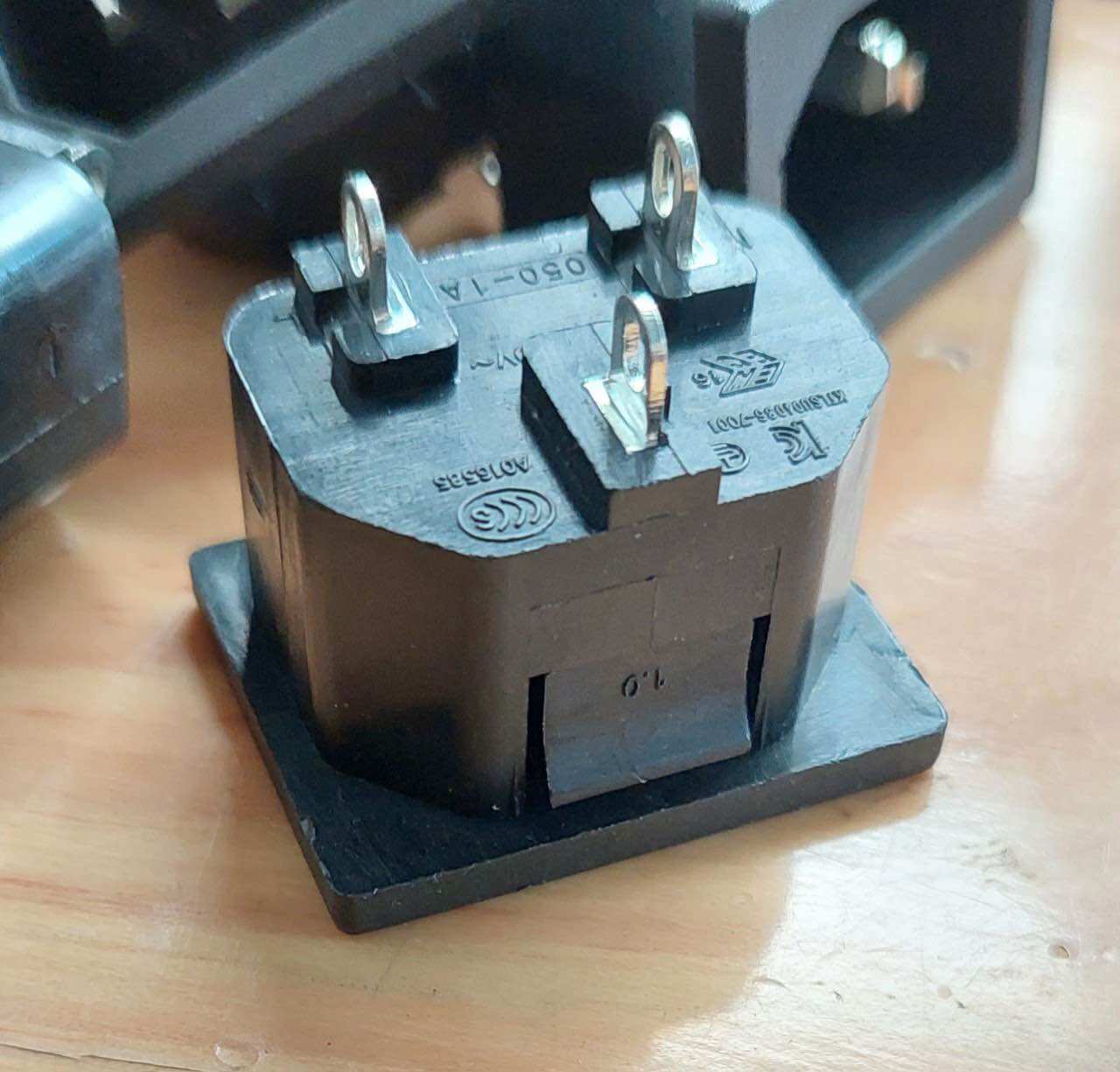 Jack nguồn AC 3 chân. 10A-250V. (Ổ cắm nguồn AC 3 chân)