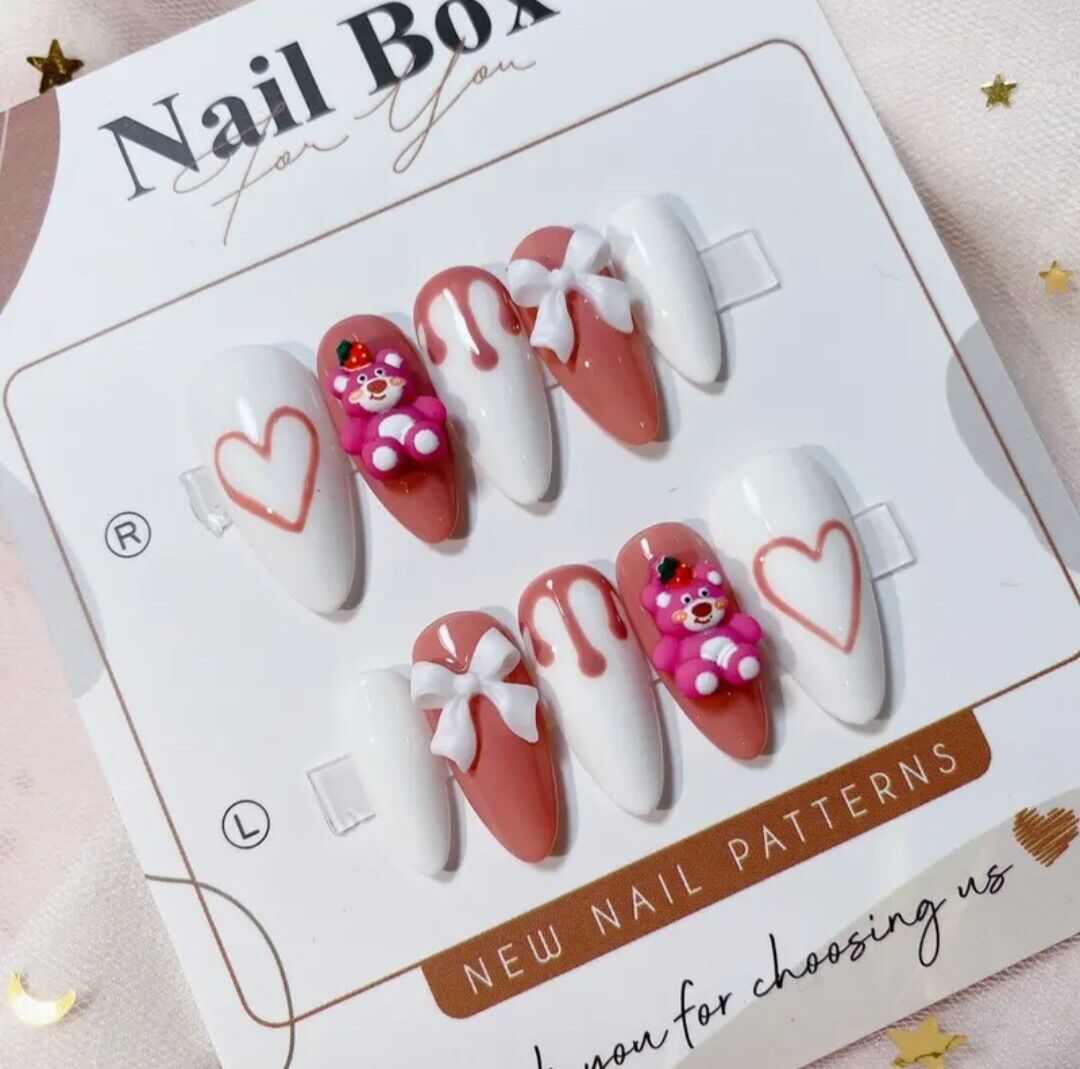 Nailbox thiết kế gấu dâu